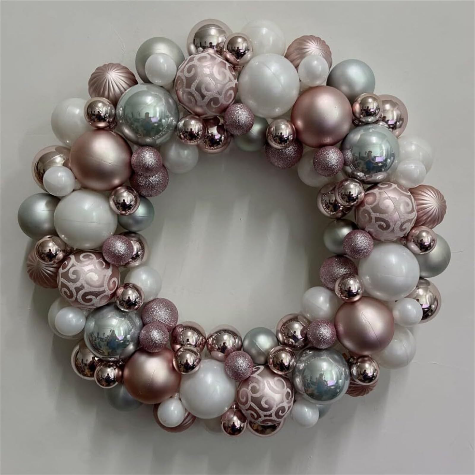 Winterkranz Dekokranz Weihnachtskugel-Girlanden-Dekoration, glitzernd, geeignet for Tür, Wand, Kamin, Urlaub, Party-Dekoration Adventskranz Christbaumschmuck
