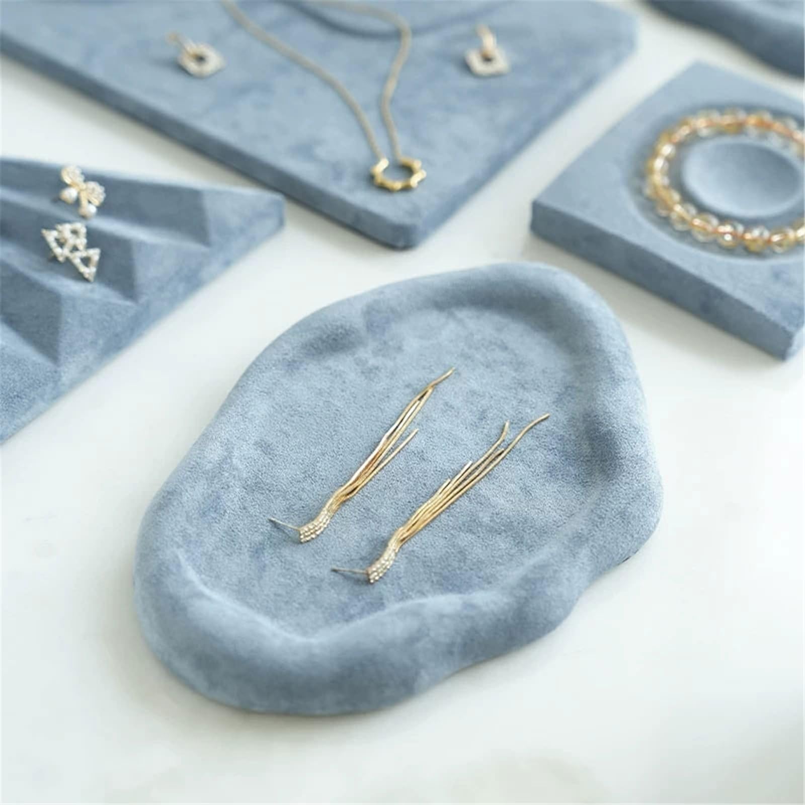 Stojak na biżuterię 8 Piece Multi Shape Velvet Jewelry Display Stand Set Stojak na naszyjnik