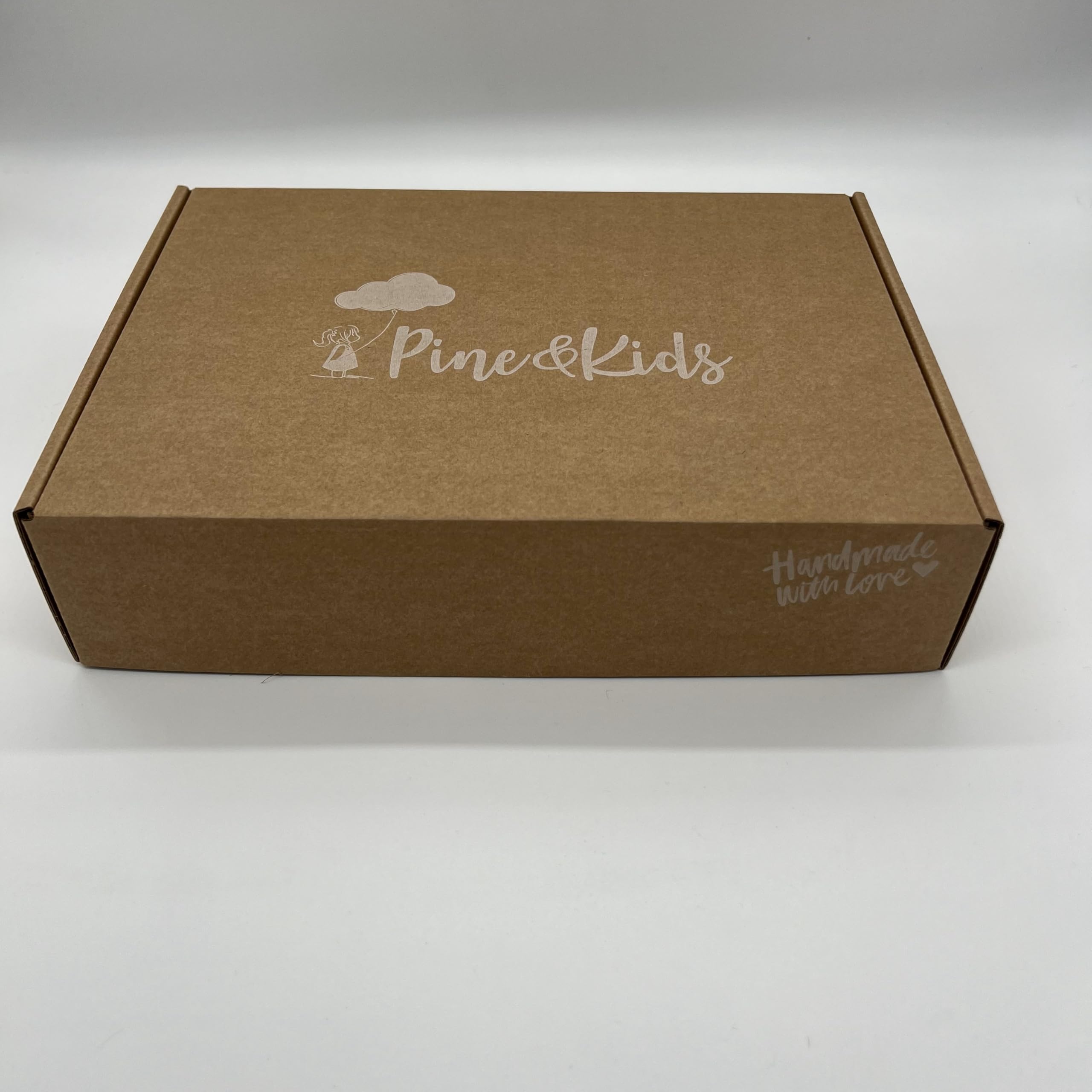 [ PINE & KIDS ] Lámpara nube infantil personalizada con fondo de estrellas. Lámpara quitamiedos con nombre en madera para niños y bebés. Incluye adaptador de corriente.