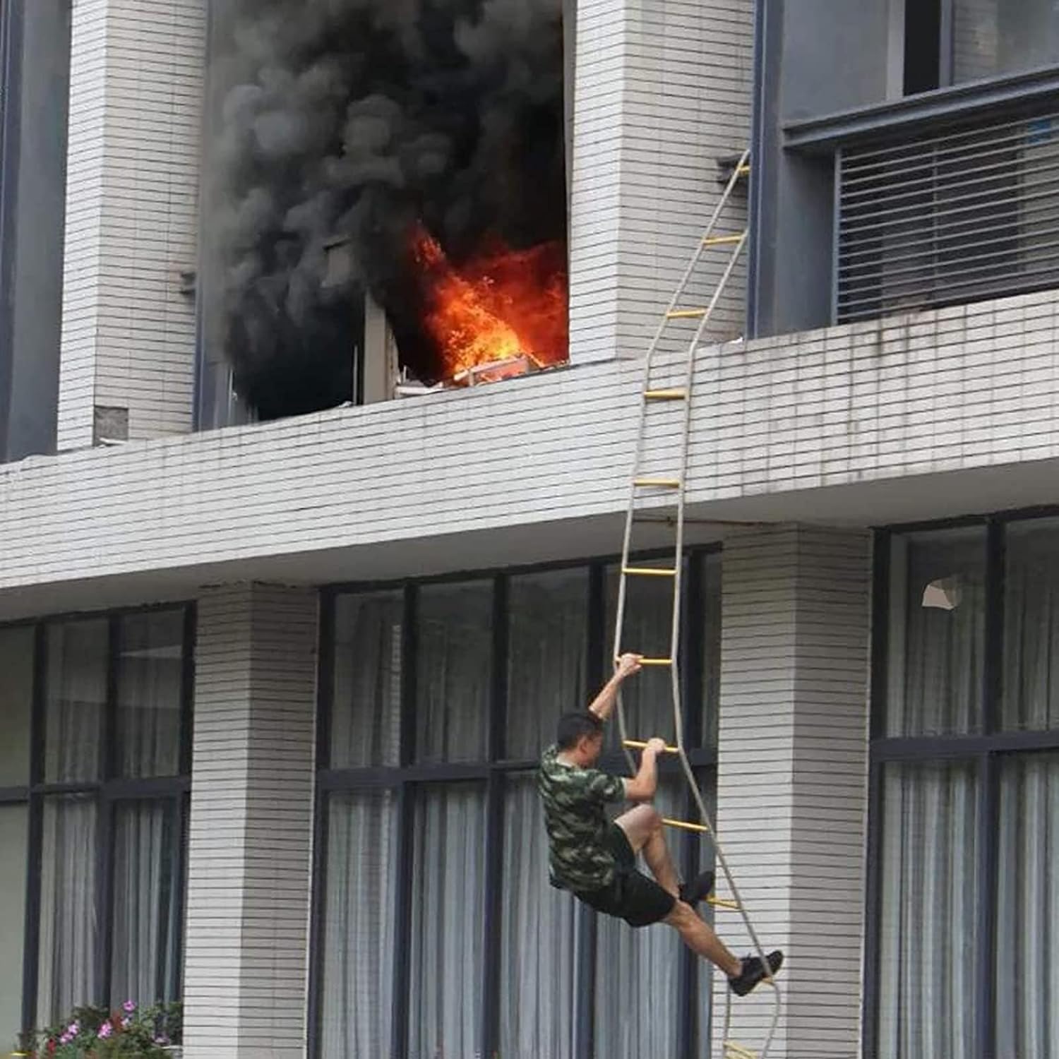 Rope ladders, With Carabiners Flame Resistant Non-Slip Nylon Soft Ladder(15m/49.2ft)