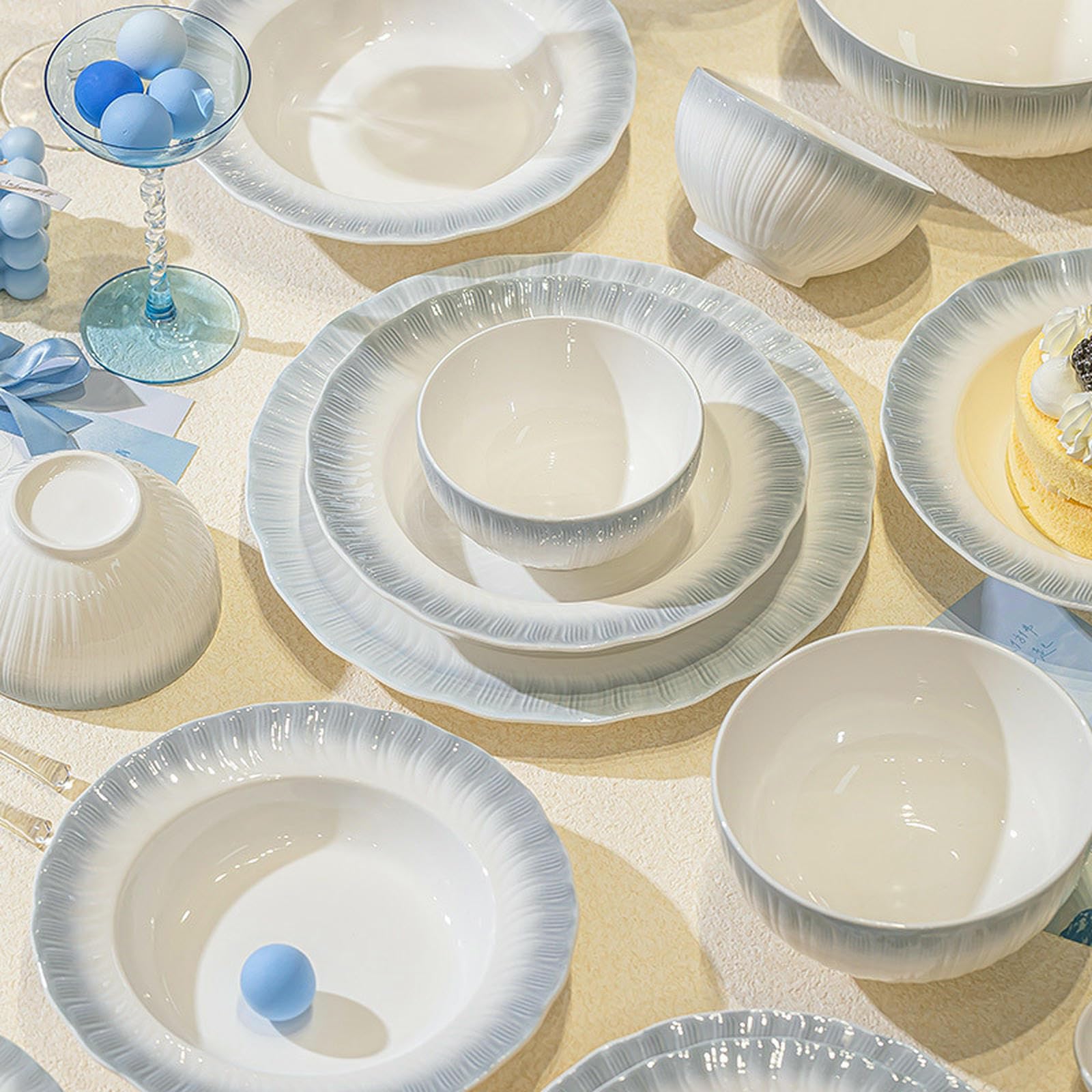 Ceramiczne podszkliwne kolor niebieski okrągłe naczynia domowe wykwintne żaroodporne zastawa stołowa - 16 sztuk dla 4 osób.
