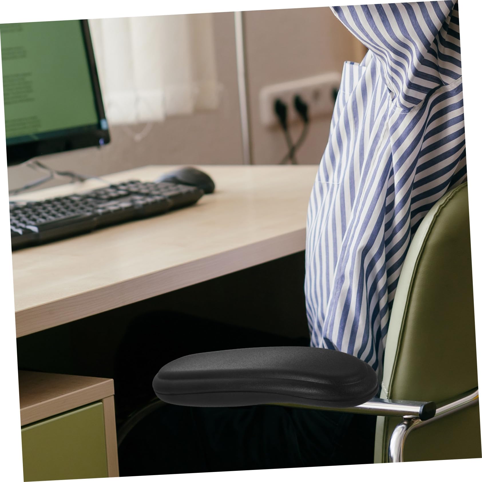 Copribraccioli per Sedia da Ufficio 2 Pezzi in Pelle Pu Nero Struttura in Lega di Alluminio, Design Classico e Traspirante per Comfort e Rilassamento del Braccio