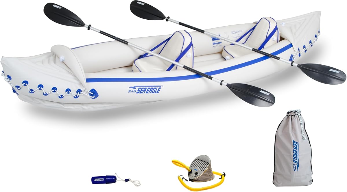 370 Kayak deportivo inflable para 3 personas Pro con paquete Pro incluye paletas, asientos de lujo, bomba y bolsa de transporte | Kayak deportivo portátil para 3 personas resistente clasificado hasta aguas bravas de Clase III. Incluye remos, bomba y asientos de lujo.