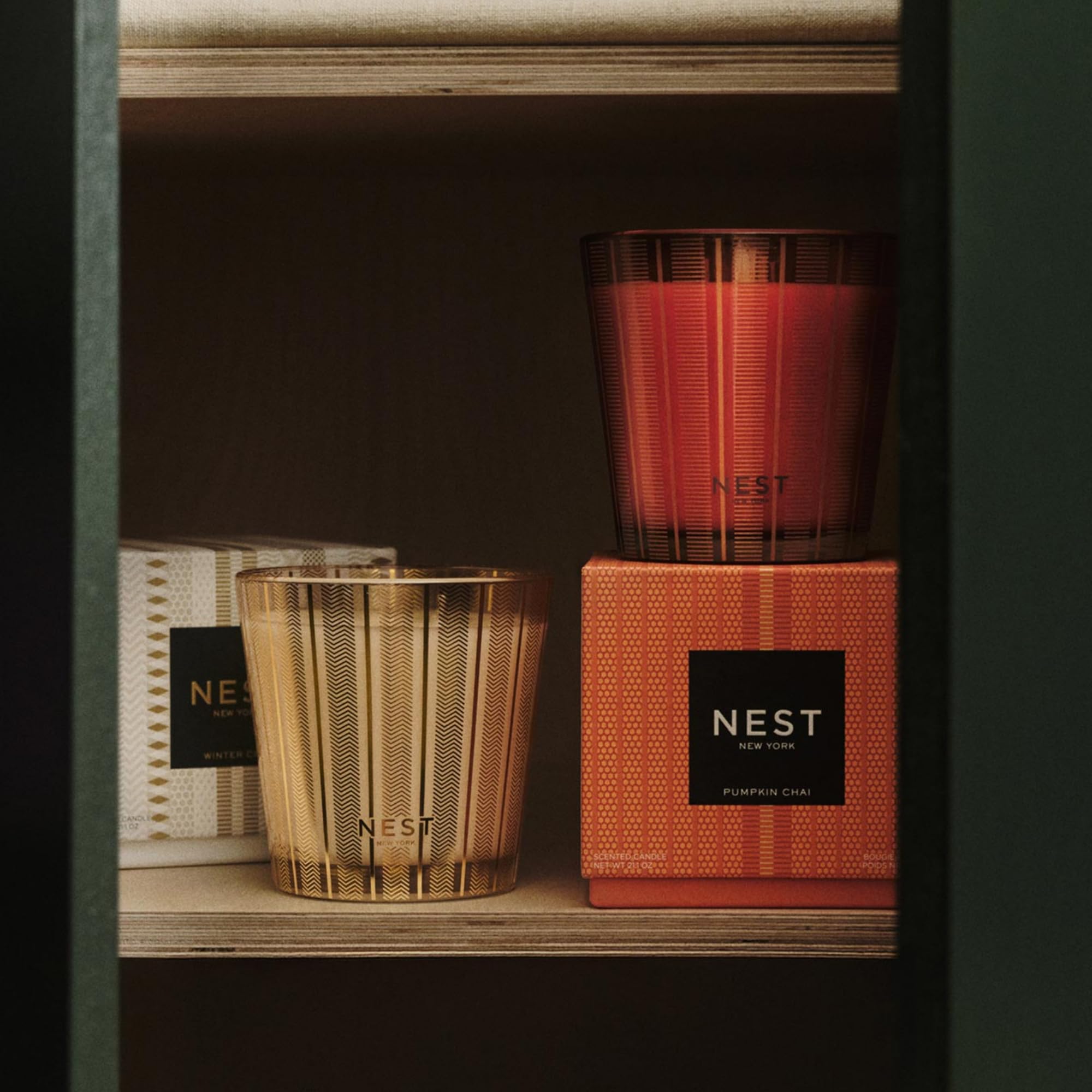 NEST New York Set di candele profumate a 3 stoppini, include Winter Chai e Pumpkin Chai, 601 g ciascuna, fino a 100 ore di combustione ciascuna, contenitore in vetro riutilizzabile
