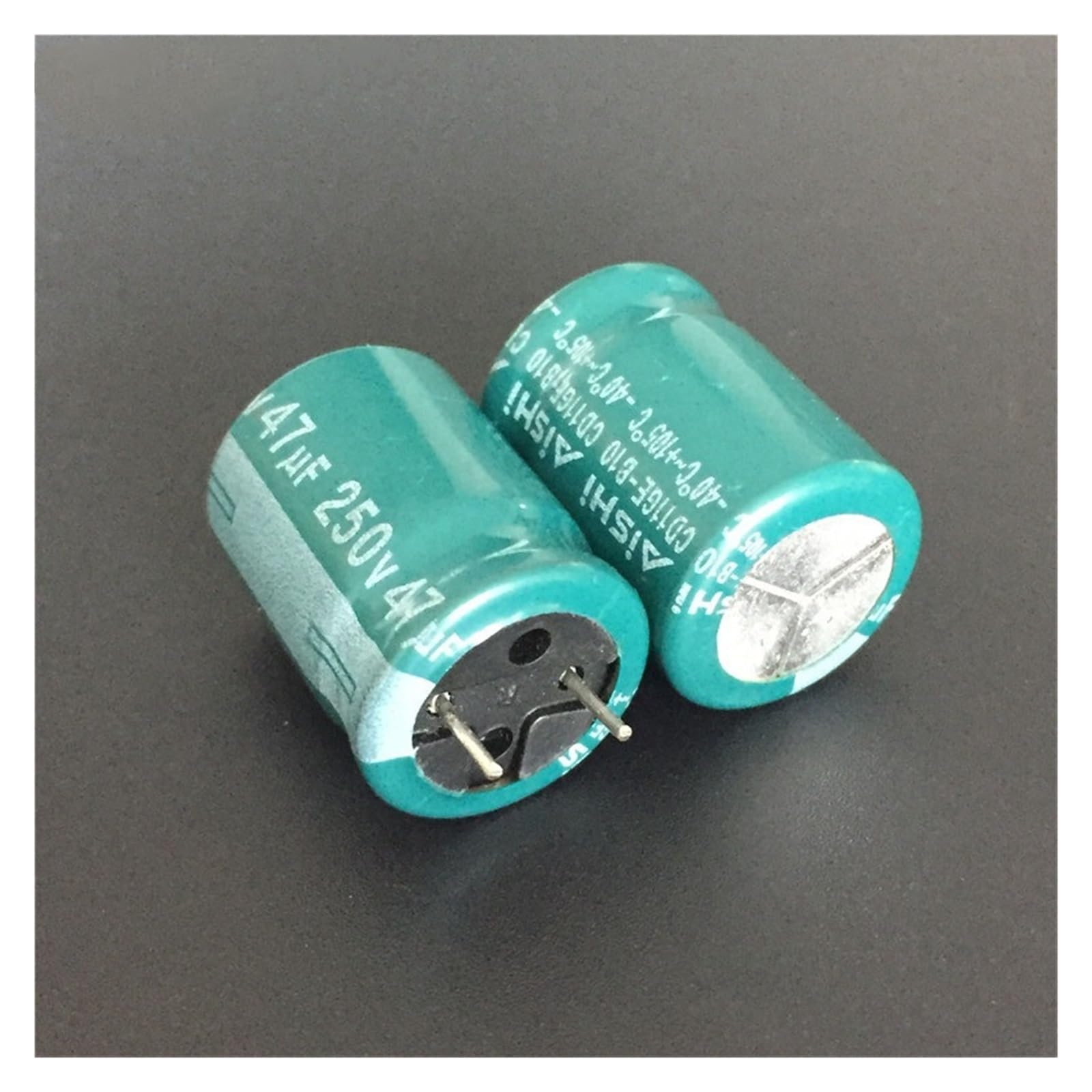 Condensateur 47uF 250V contre les chutes de tension série CD11GE 16x20mm