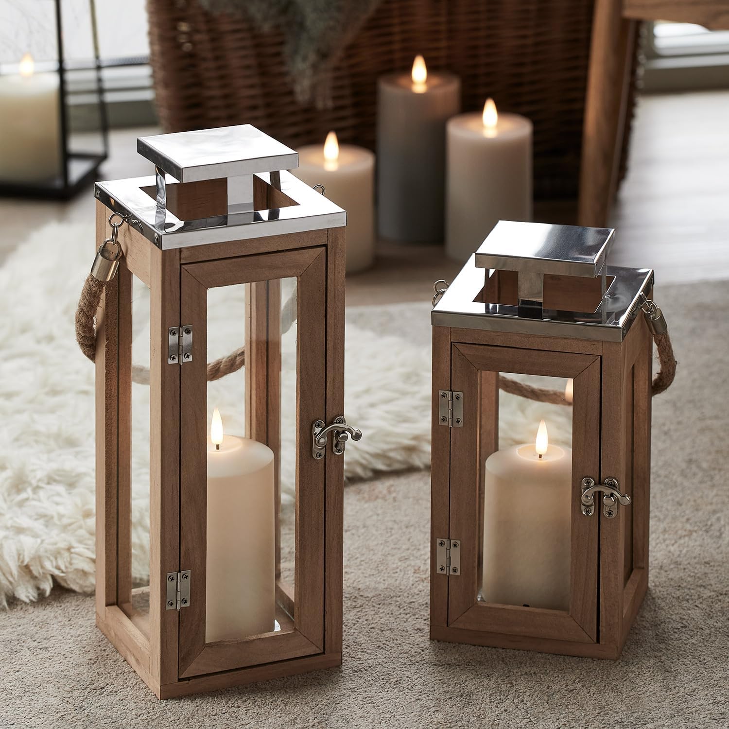 Lights4fun Set of 2 Nautical Wooden Decorative Battery Operated TruGlow® LED Candle Lanterns with Rope Handle Indoor Outsoor Use