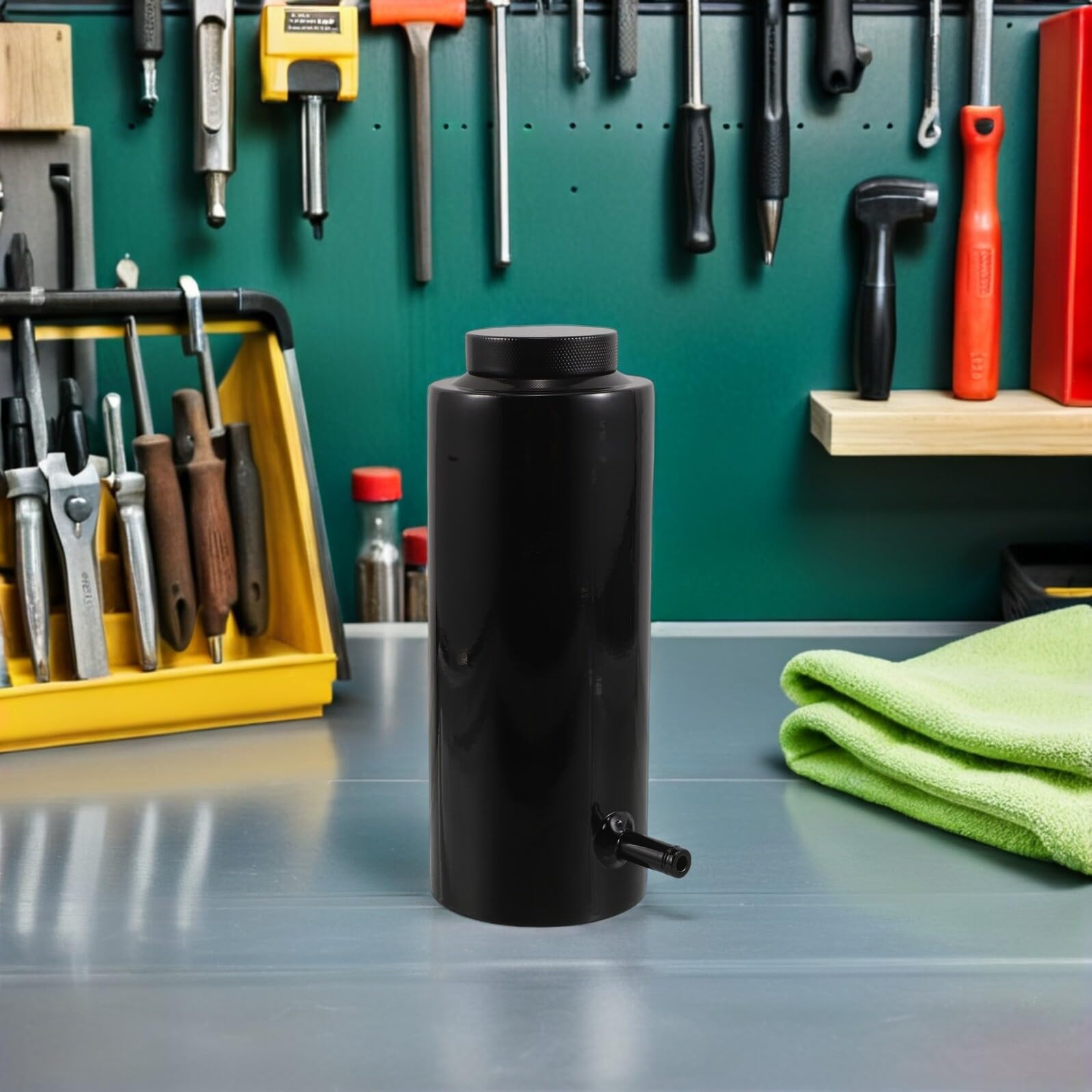 Czarny Aluminiowy Zbiornik Wyrównawczy Chłodziwa Do Samochodu Zbiornik Płyn Chłodzący Odporny Odkształcenia Nowoczesny Design Do Łatwego Monitorowania Poziomu Chłodziwa