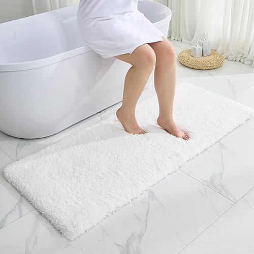 Alfombra larga para piso de baño de 24 x 59 pulgadas, color blanco, antideslizante, esponjosa, lavable, absorbente, para ducha y lavabo