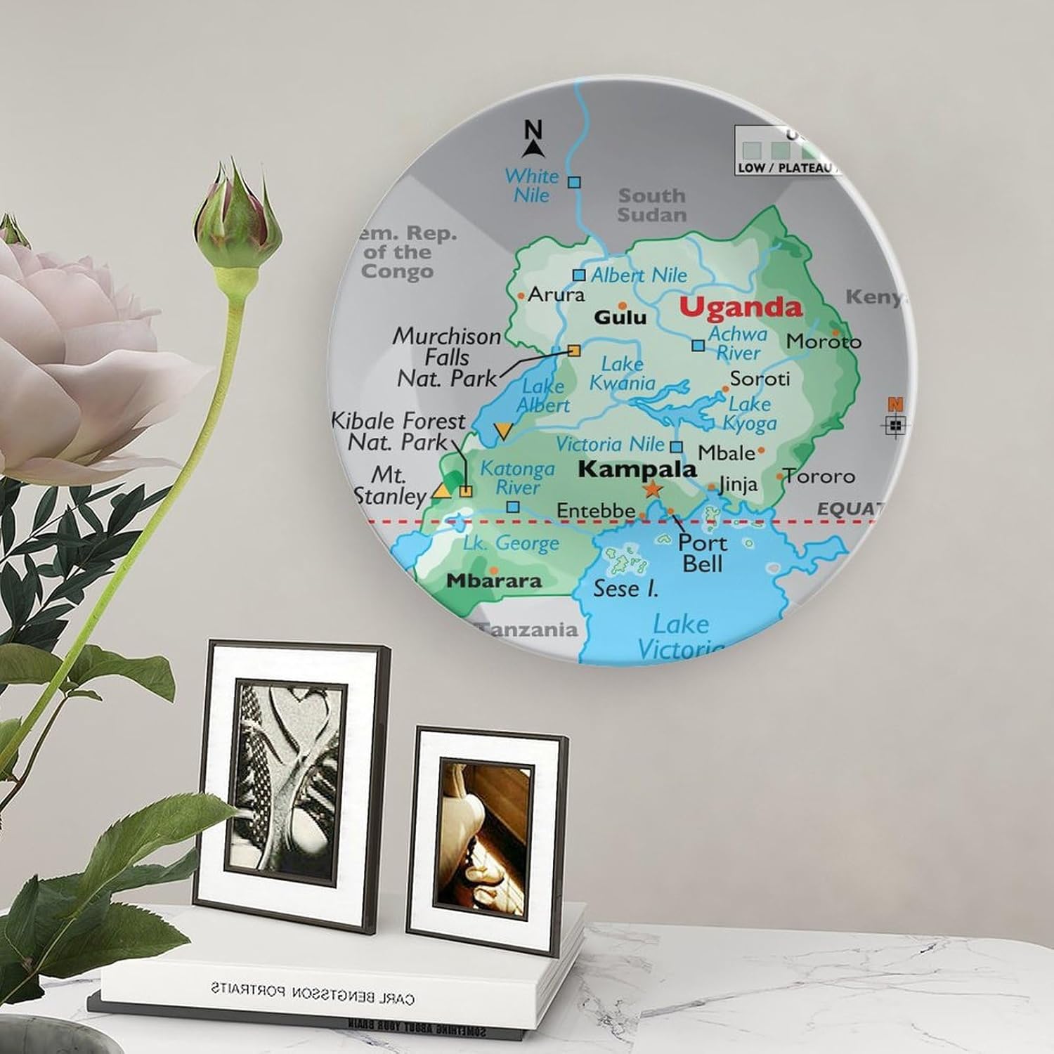 Maps of Uganda Bone China Decorative Plates are Suitable for Office Desktop Decoration and Wall Hanging Ceramics
