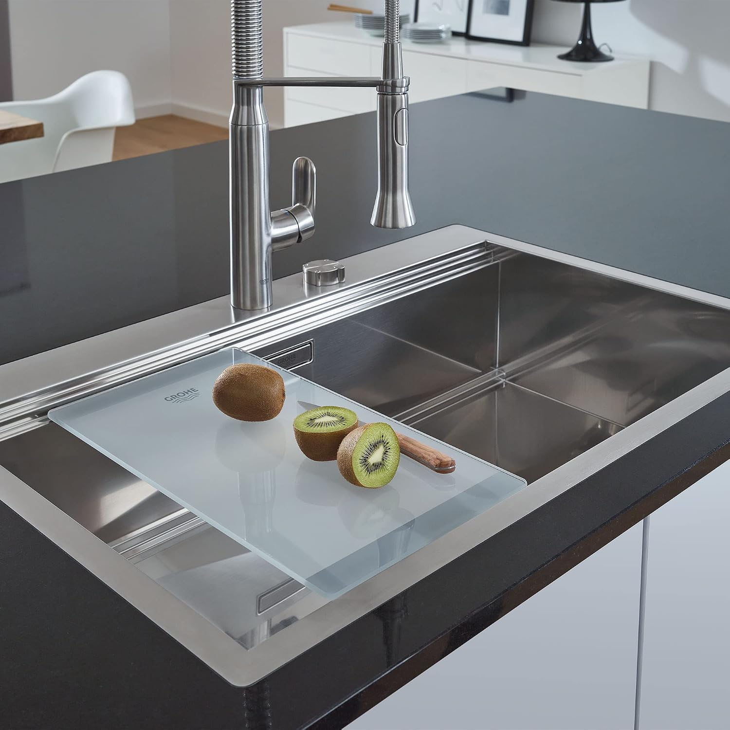 Grohe K7 Semi-Pro Single-Handle Pull-Out Kitchen Faucet