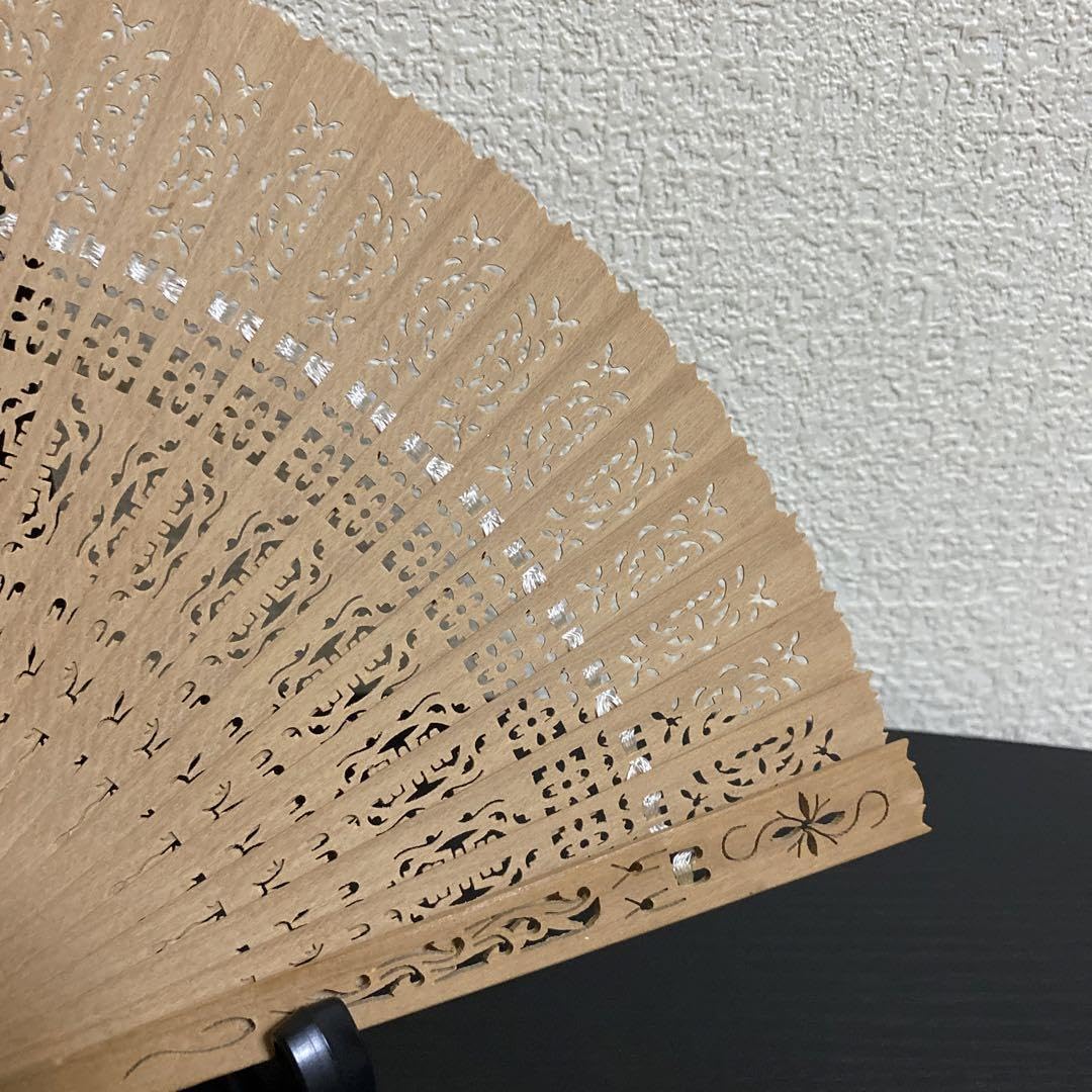 Amazon.co.jp: 最終宮脇売扇庵 白檀 義也古扇 透かし彫り 繊細 細工 