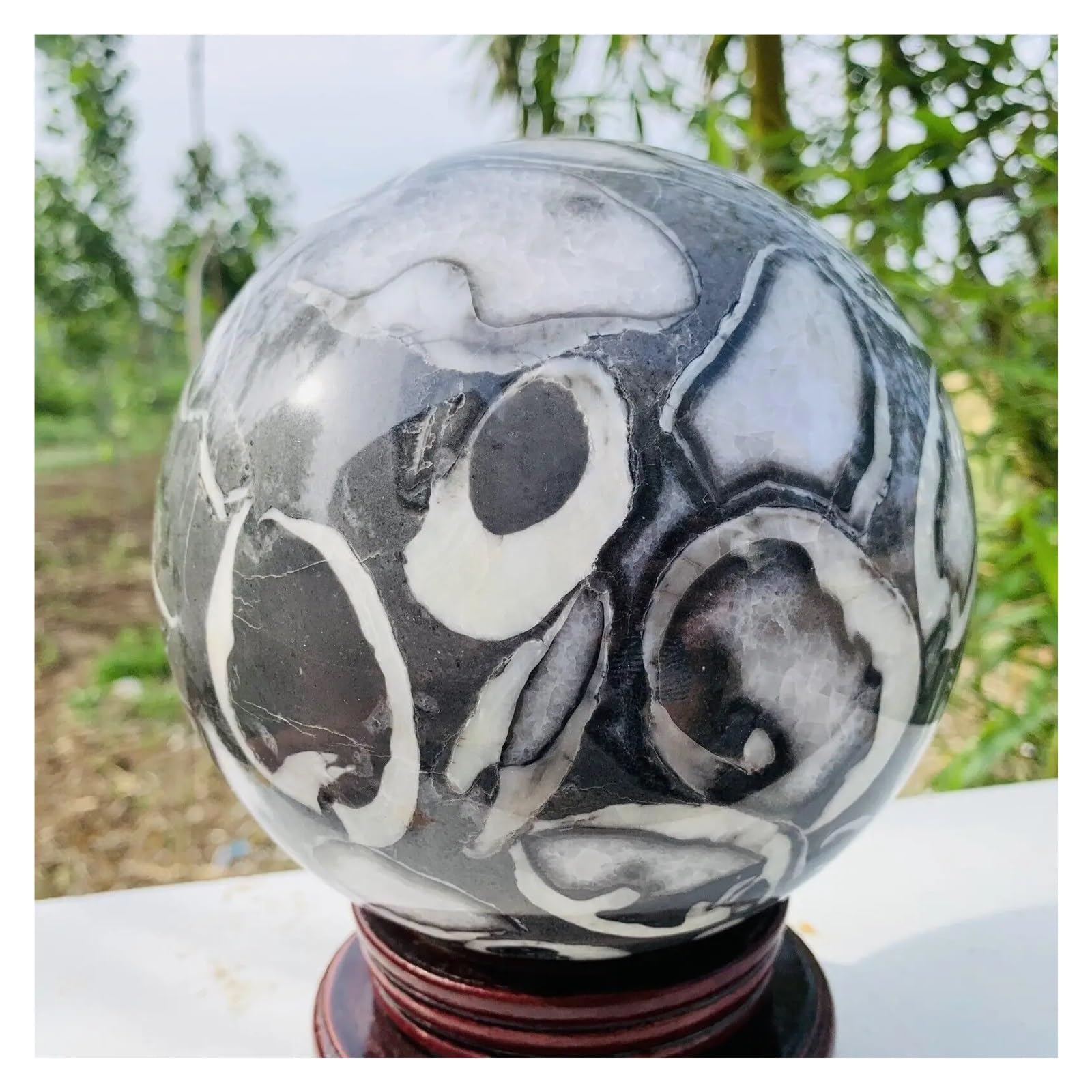 1 Boule de Cristal de Quartz en Pierre de Jaspe aux Mille Yeux, 700-750 g