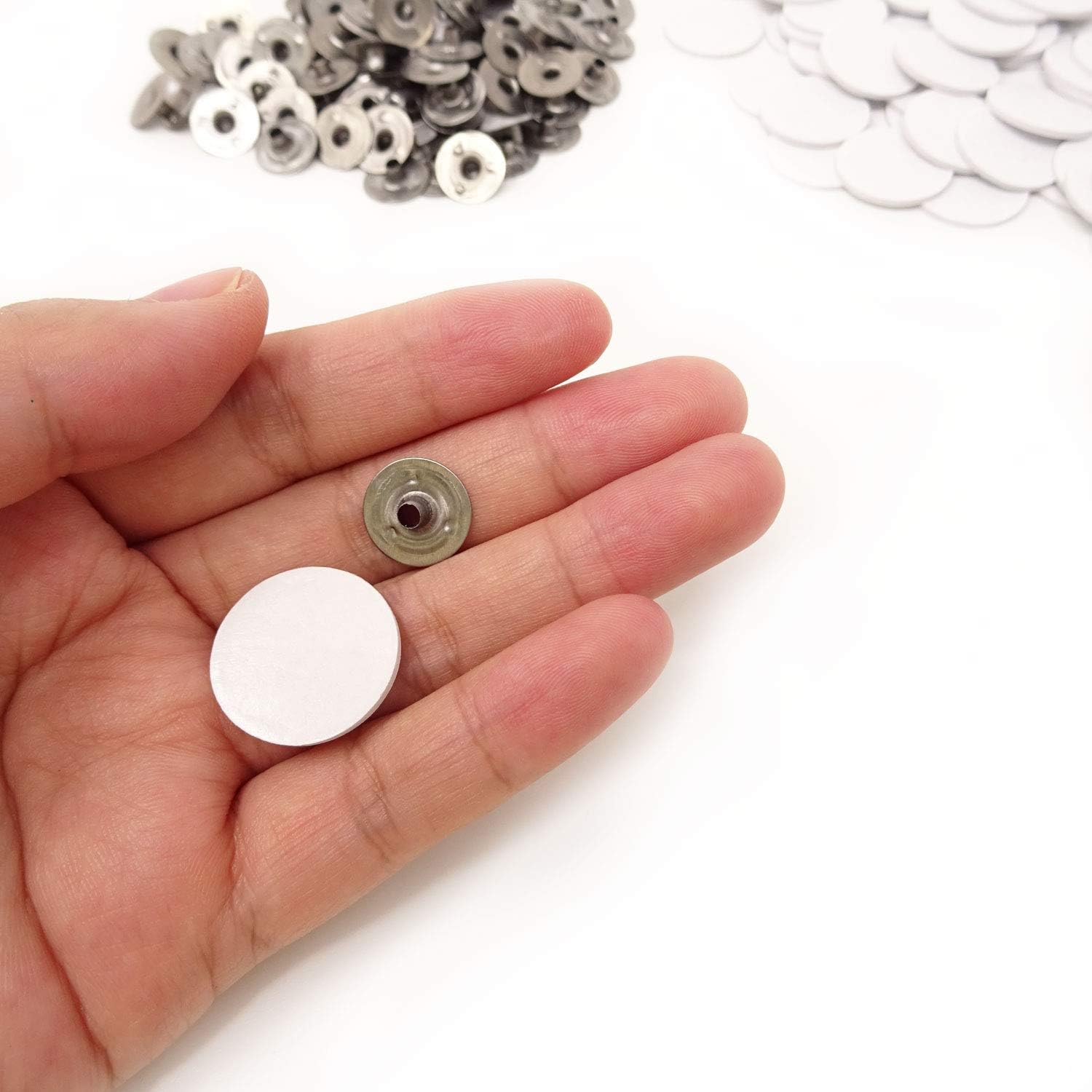 Honbay 100PCS Candle Wick Double Sided Stickers and 100PCS Metal Candle Wick Sustainer Tabs for Candle Making