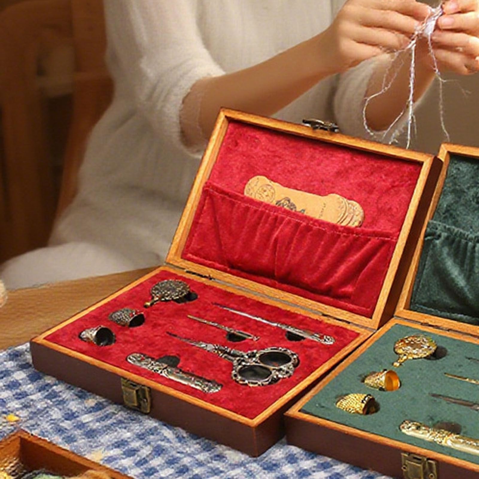Eminchu Vintage-Stickscheren-Set, Elegante Nähwerkzeuge mit Blumenmuster und Vergoldung, mit Holzkiste Zum Basteln, Quilten, Stricken