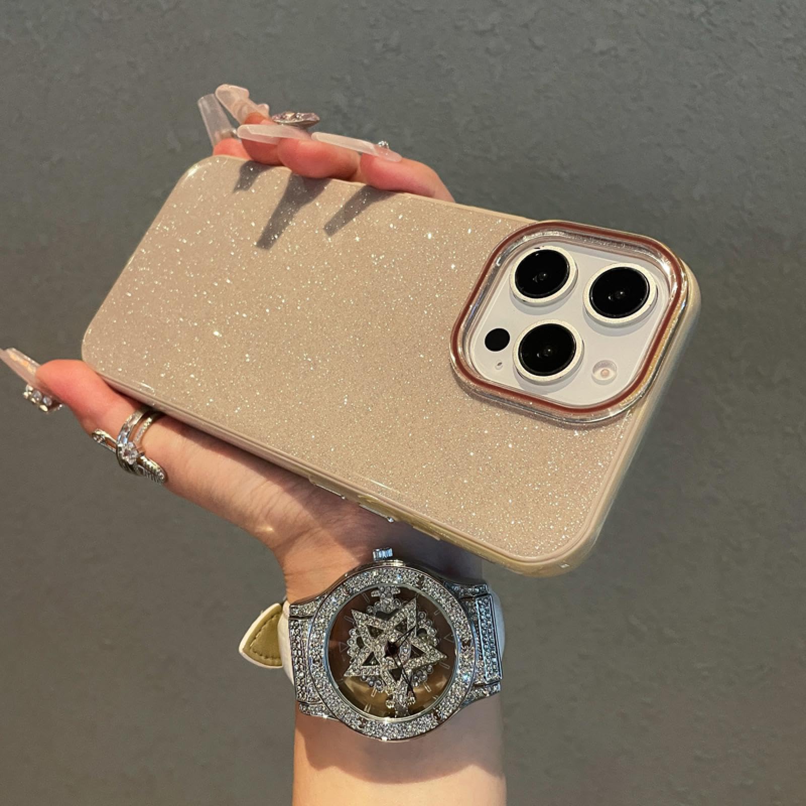 Coque fine paillettes or iPhone 13 idéale pour illuminer vos soirées - 7