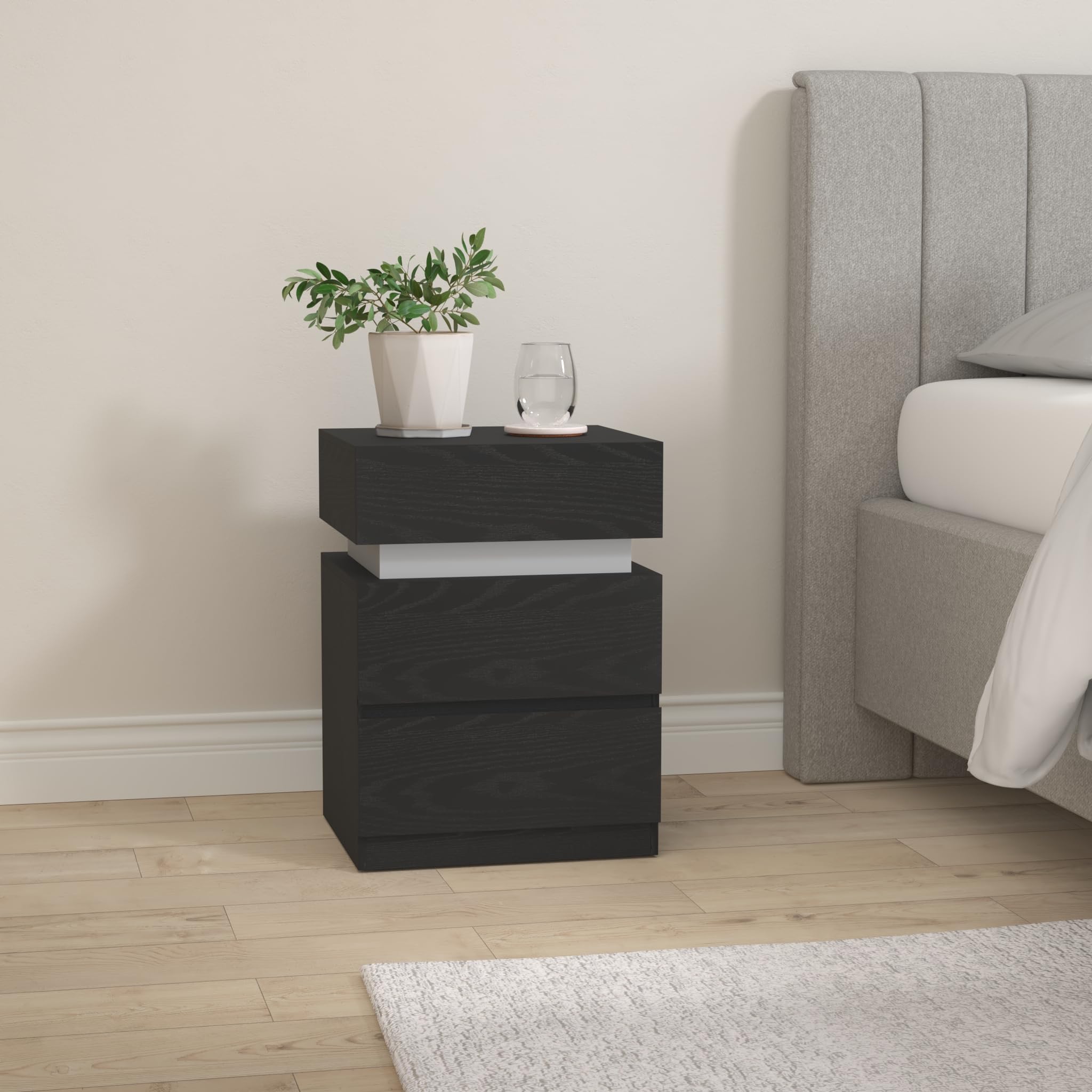 VASAGLE KAILYN Collezione - Comodino con Striscia Luminosa di Luci a LED Multicolore Variabile, 3 Cassetti, Tavolino in Stile Moderno, 35 x 40 x 55 cm, Nero Effetto Legno LET630T56
