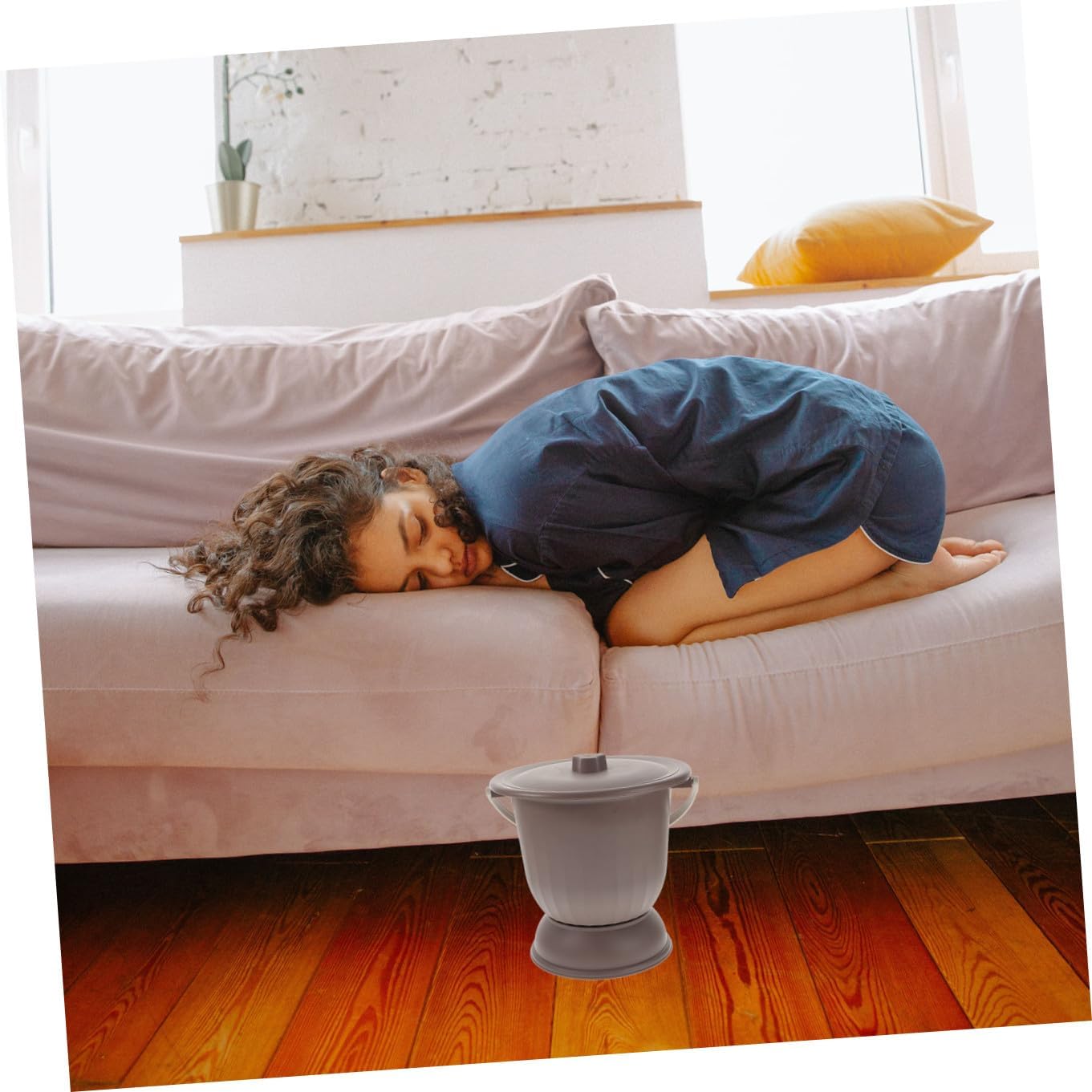 Portable Urinal Pot Urine Pots for Adults Boys and Girls Bed Pan for Elderly Handheld Potty Pregnancy Must-Have Easy to Clean Random