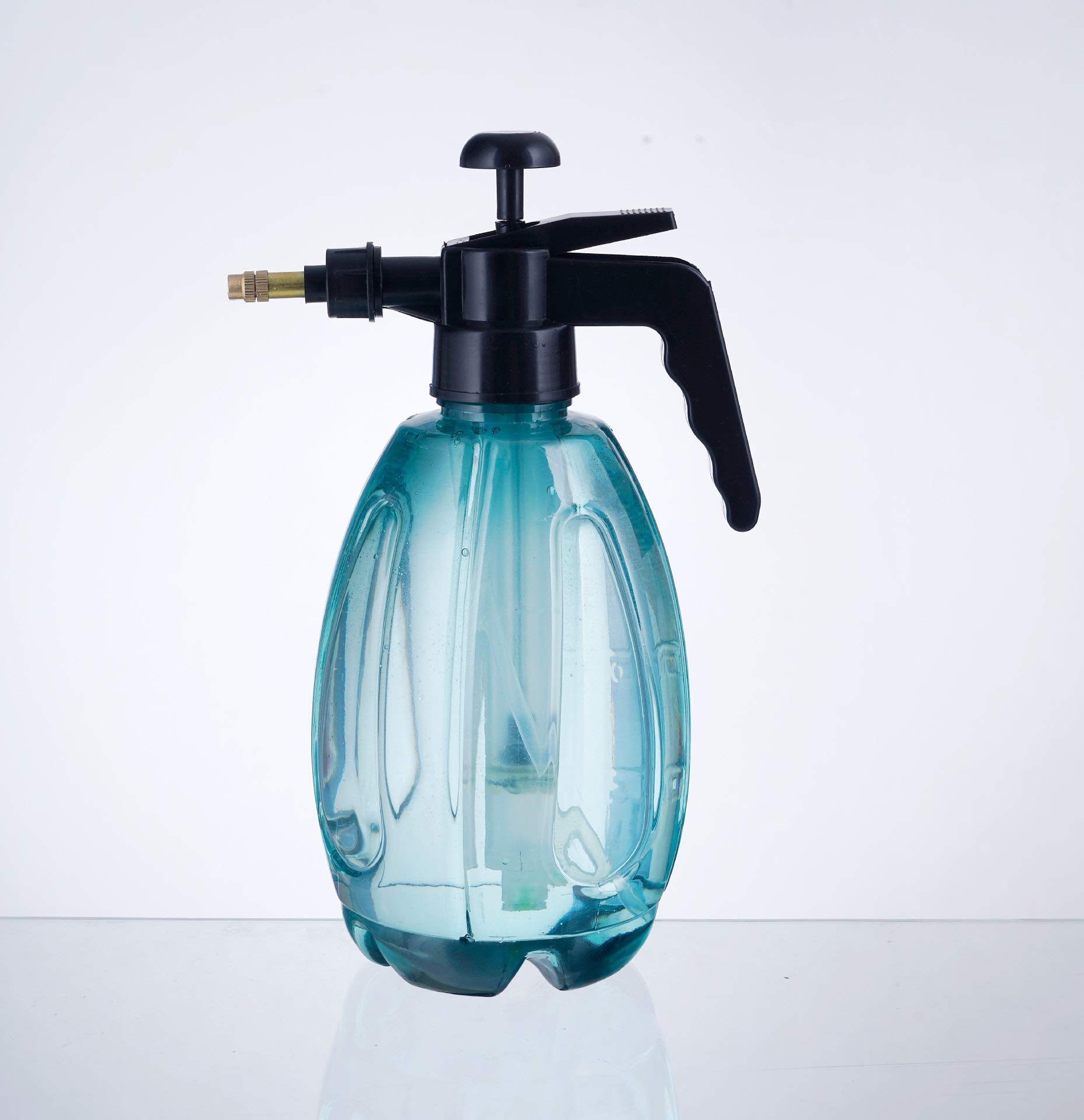 Pump pressure garden sprayer Household plastic watering can to water the flowers gardening small manual pneumatic high-pressure spray bottle small spray bottle Pump Pressure Sprayer ( Color : C )