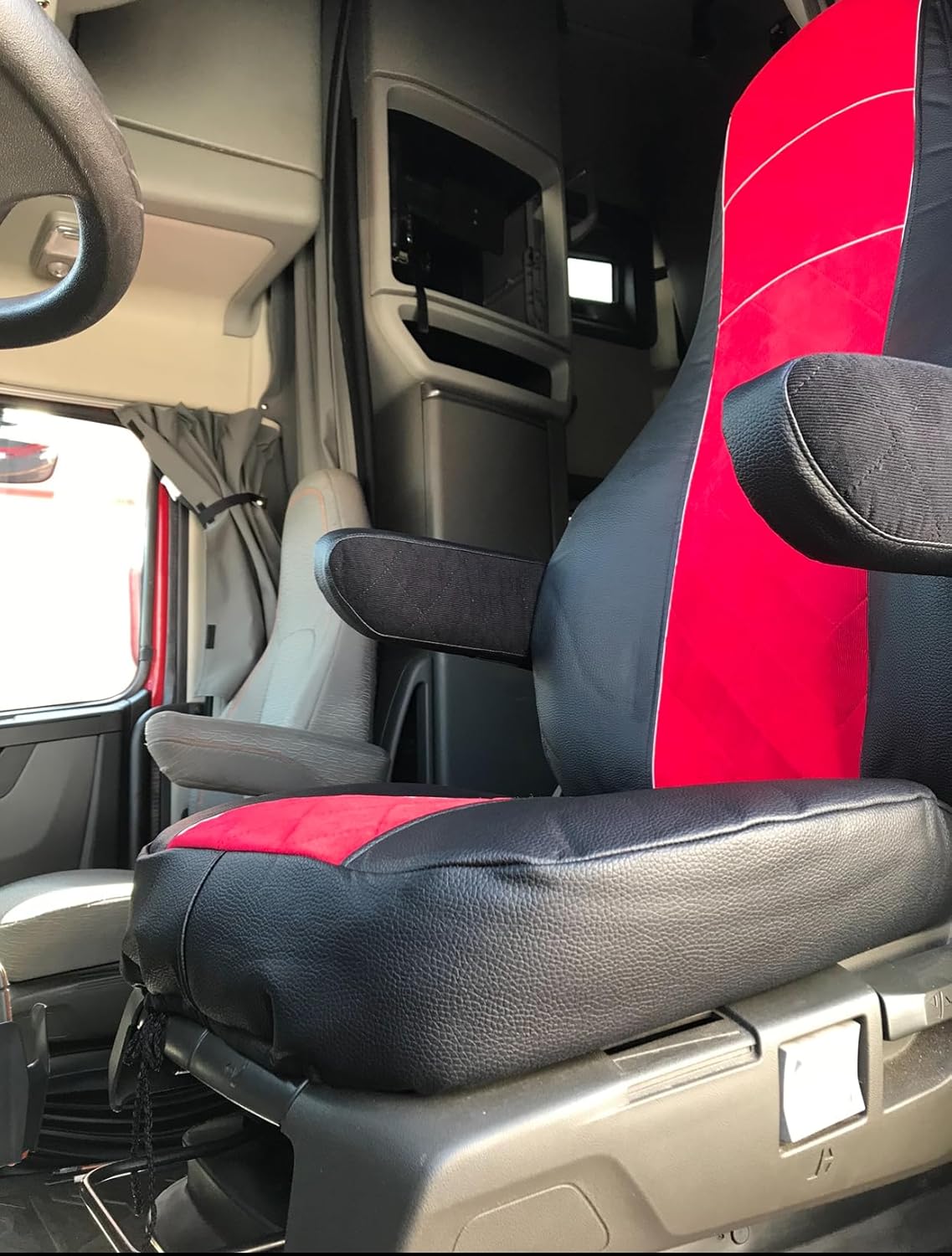 Seat Cover for Volvo VNL OEM Stock Seats 2019–2024 – Custom-Fit Semi Truck Seat Cover, Durable Interior Protection, Factory-Style Fit, Easy Installation