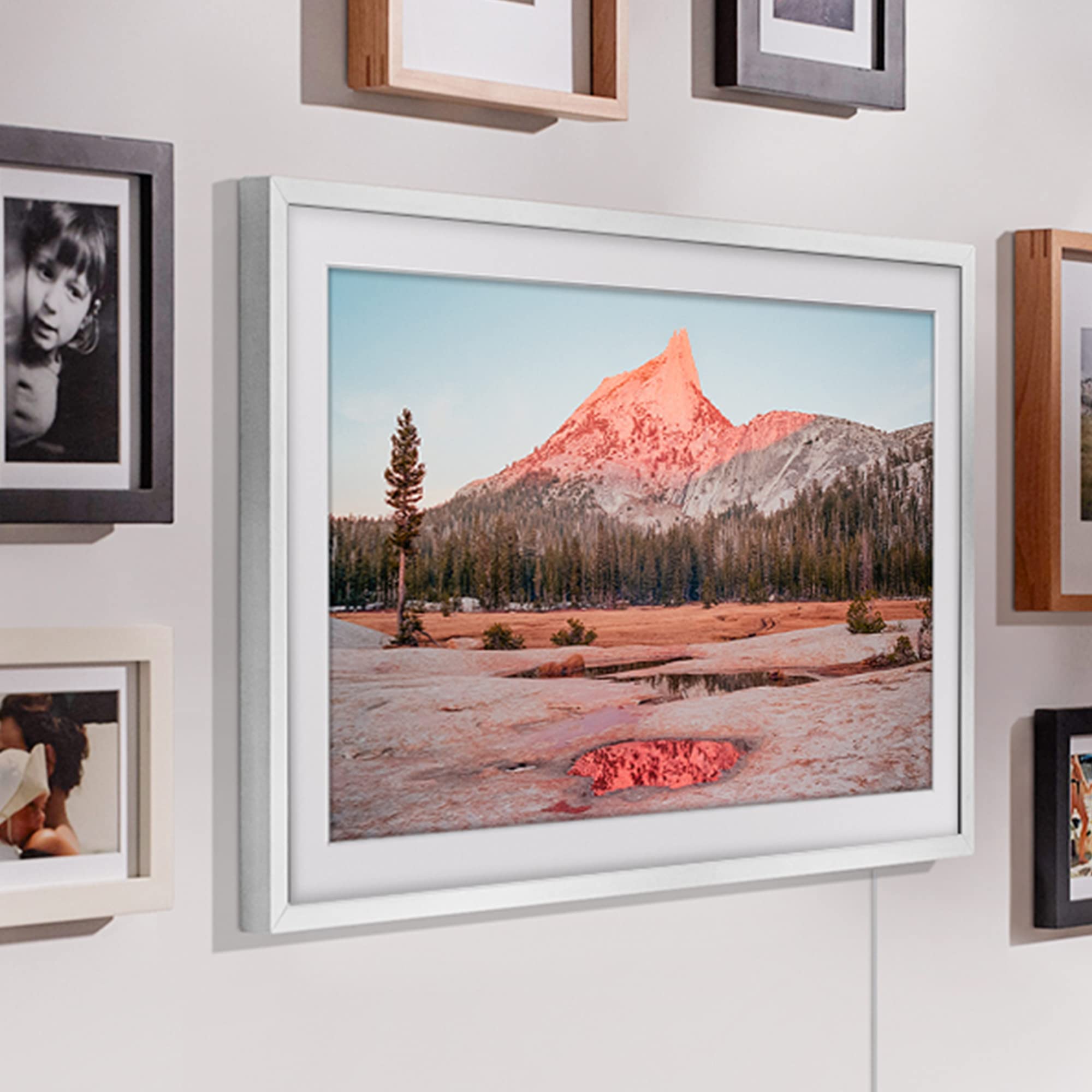 Samsung TV The Frame 2023 32 Pouces QLED TQ32LS03C, Écran Full HD Sans Reflets, Téléviseur Cadre Photo, Smart TV, Accès Art Store, Technologies OTS Lite et Q-Symphony, Accroche Murale et Pieds Inclus