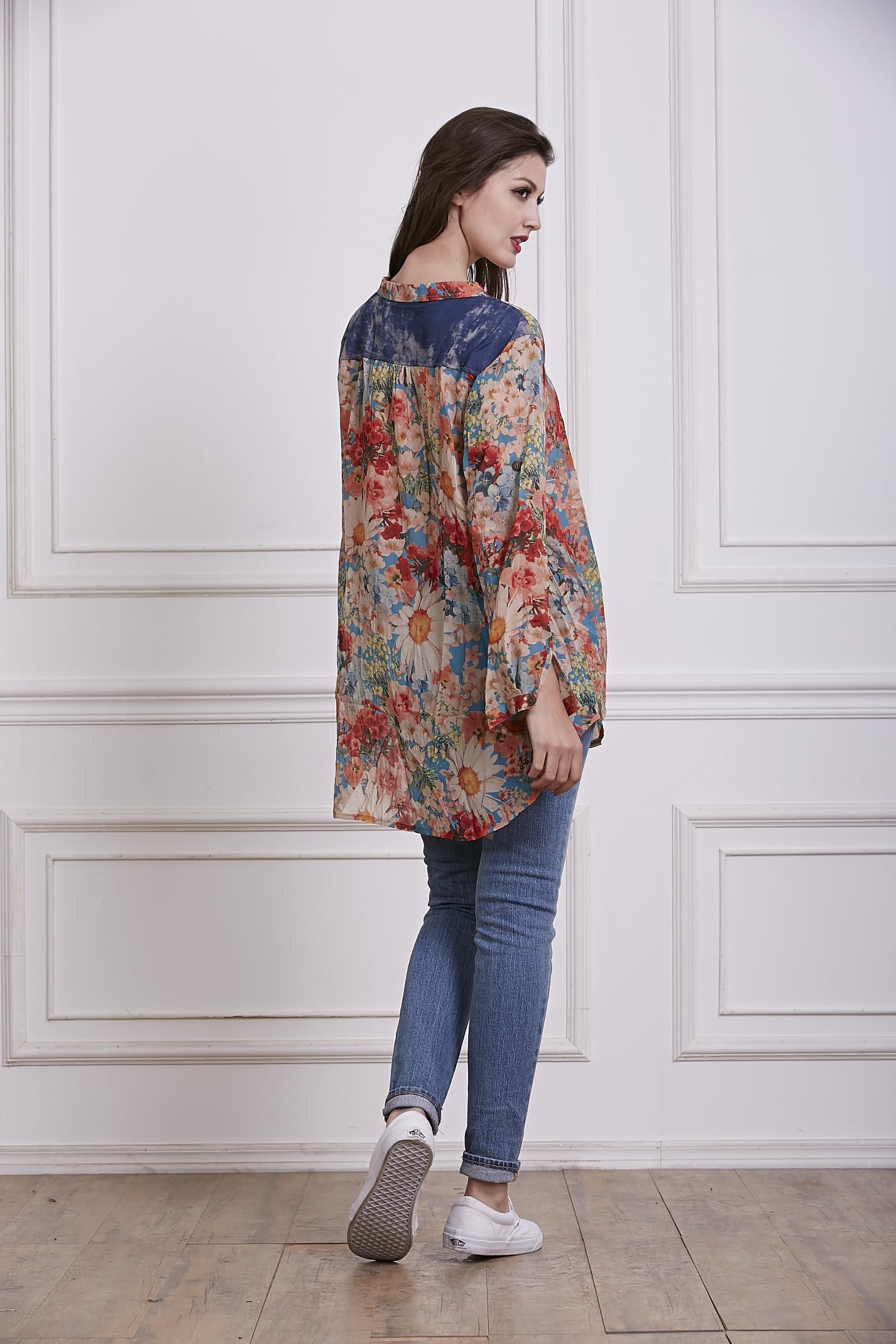 SIMPLY COUTURE Women's Long Sleeve Floral Mesh Button Down Blouse