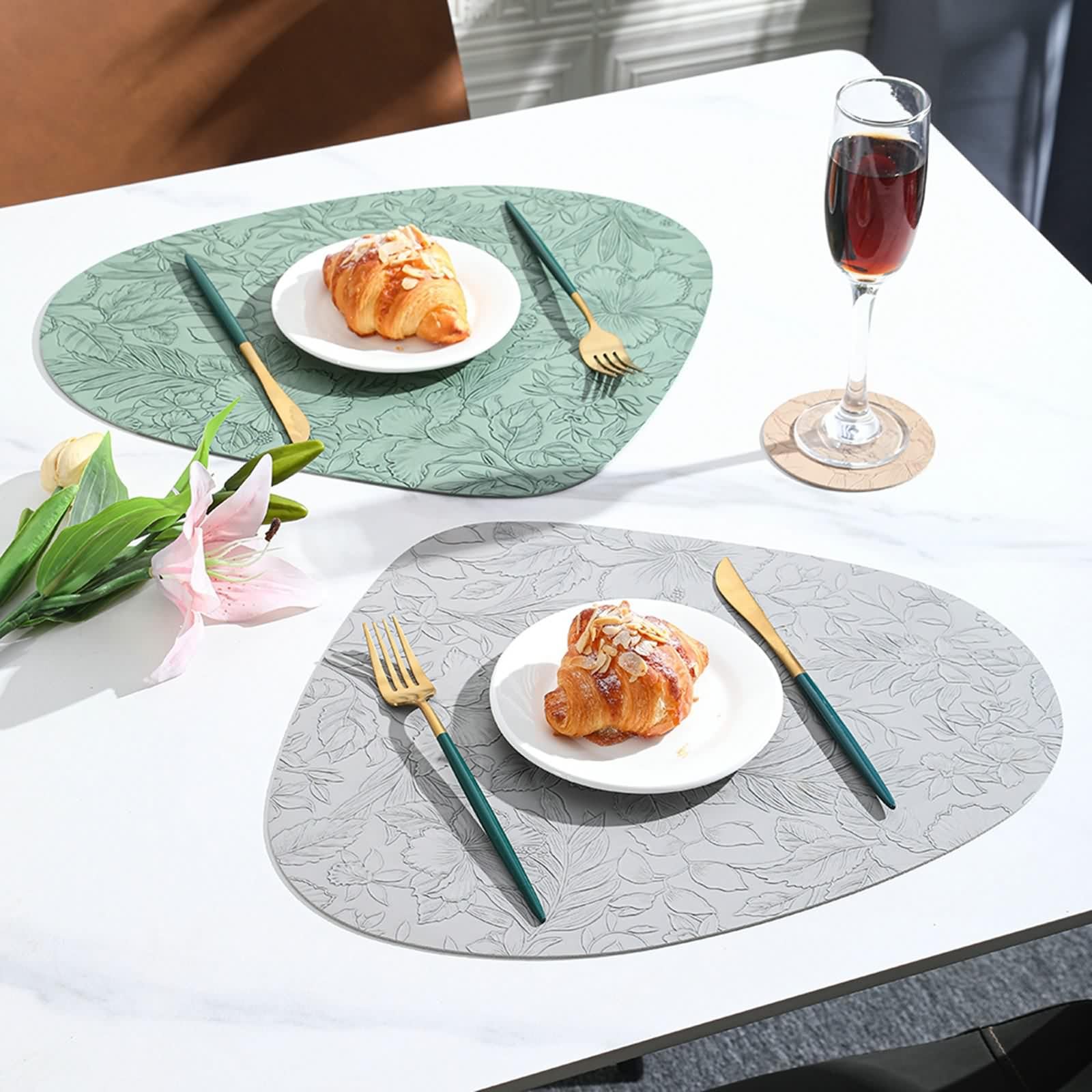 Salvamanteles de mesa de piel, manteles individuales para el almuerzo modernos albaricoque, juego de 10 triángulo con motivo floral, bajoplatos 34 x 42 cm