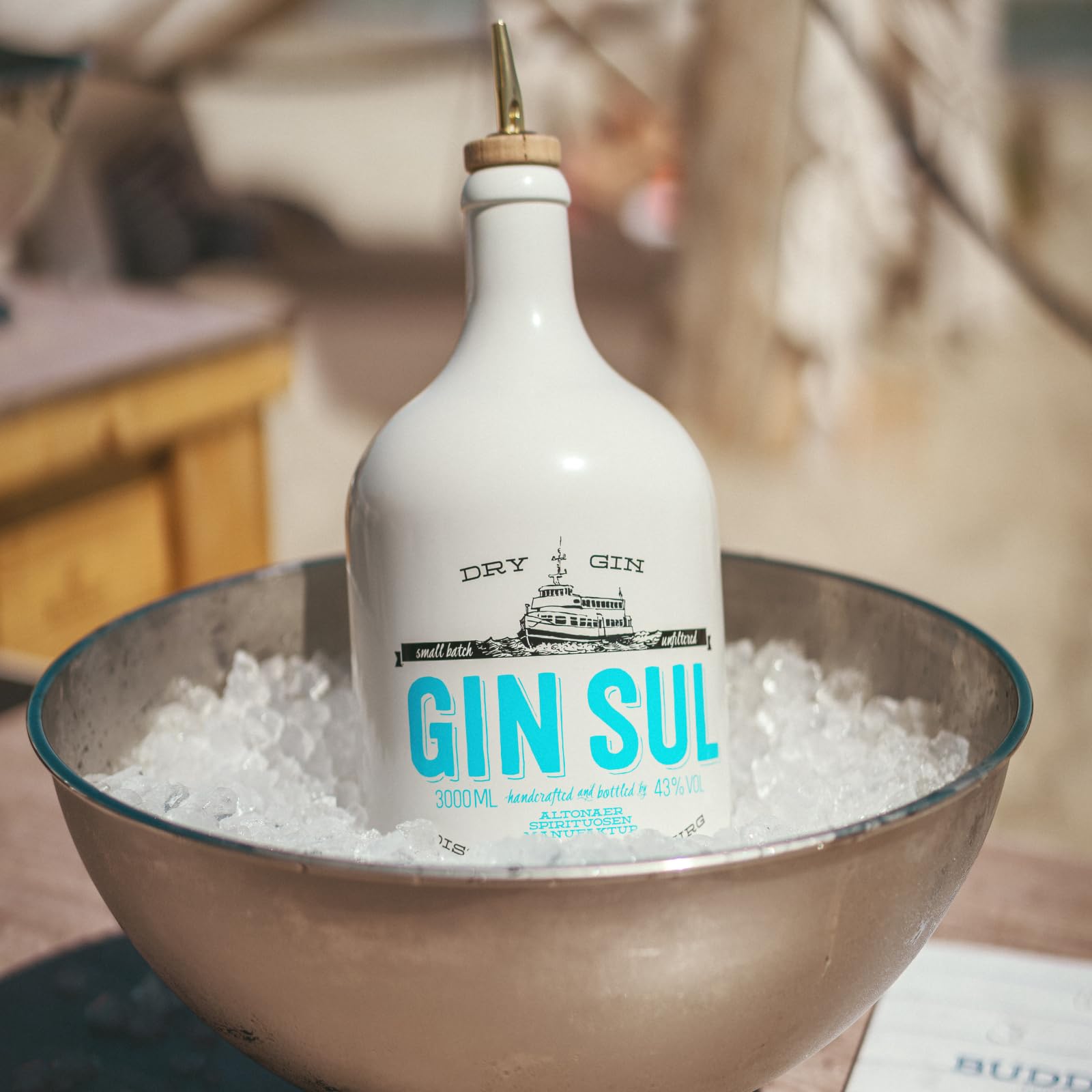 Gin Sul – 1 x 3l Distilled Dry Gin made in Hamburg 43% Vol., Doppelmagnum mit Metall Ausgießer als Geschenk, Aromen von Wacholder & Zitronen aus Portugal | Aromen von Wacholder & Zitronen aus Portugal