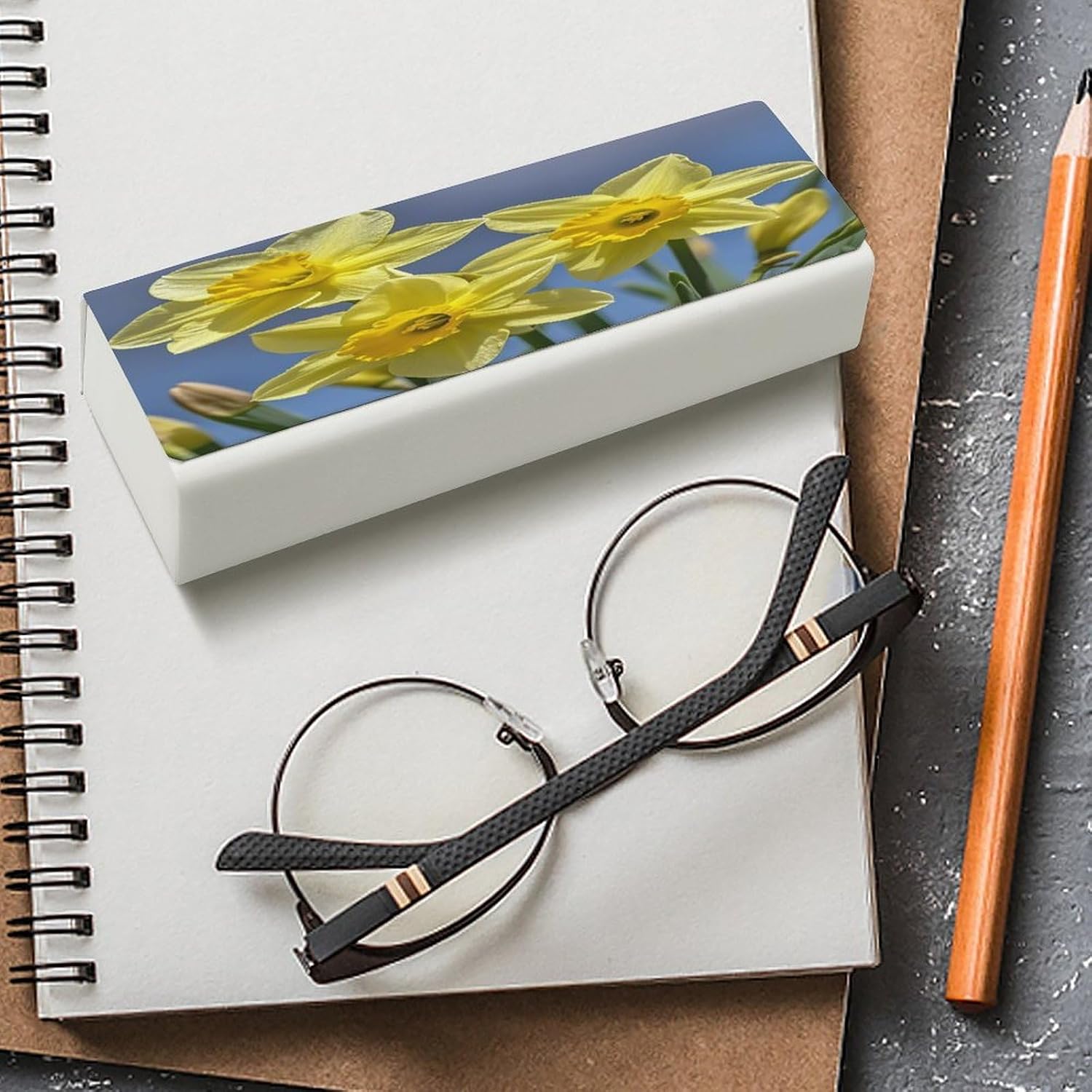 Yellow Daffodils Flowers Eyeglasses Case Hard Shell for Men Women PU Leather Eyeglass Cover Fashionable Travel Sunglasses Cases Portable Reading Glasses Cover with Cleaning Cloth image 4