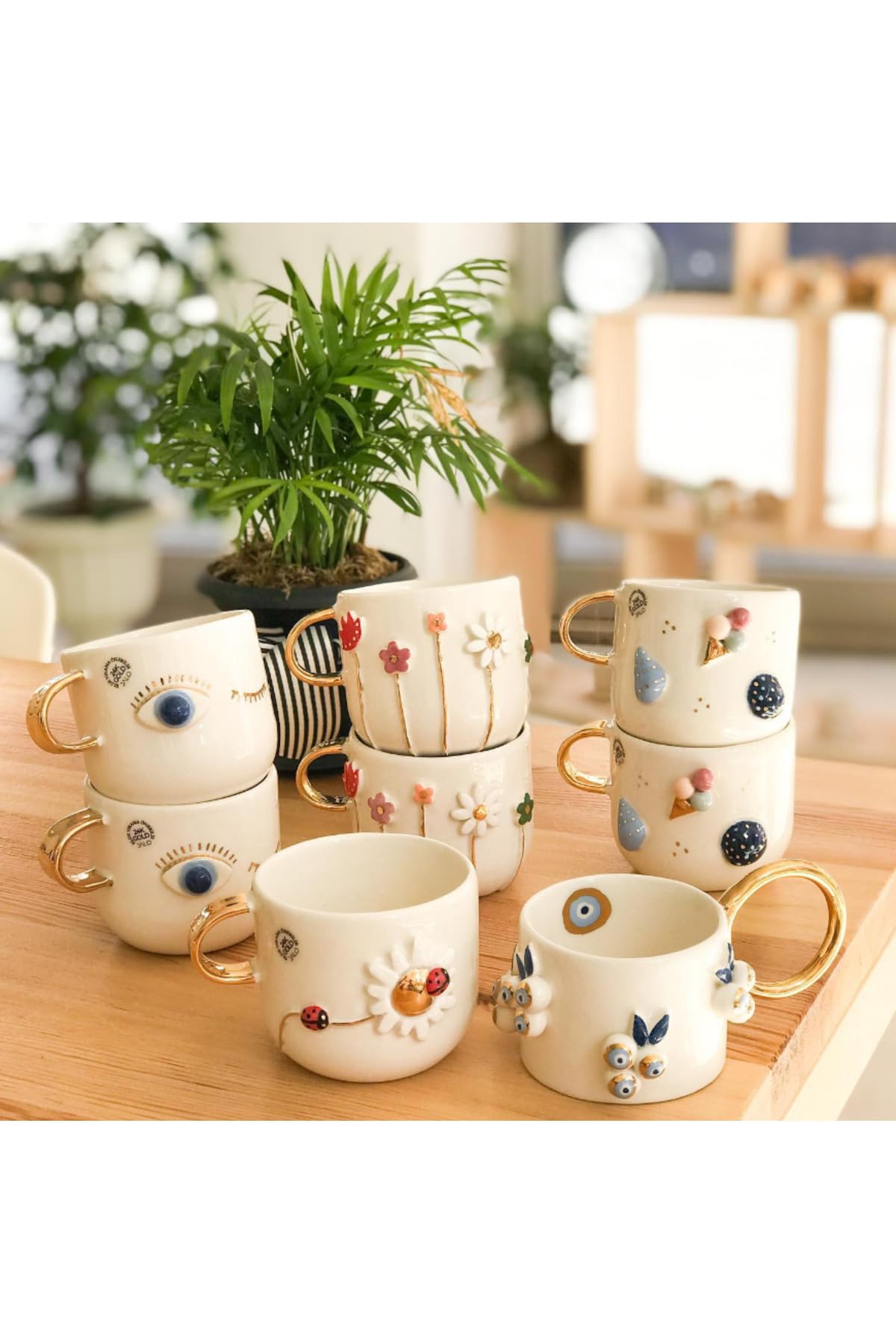 El Yapımı Bahar Çiçekleri Kabartmalı Kupa 24 Ayar Altın Dekorlu 300 Ml Mug Spring Flower