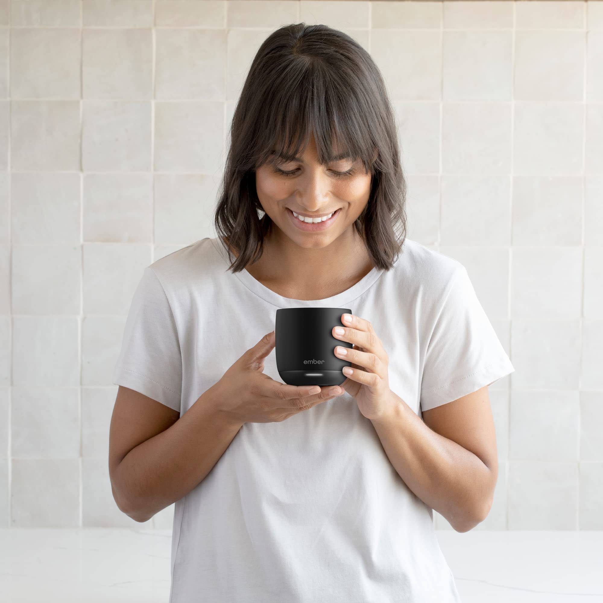 Ember Smart Cup mit Temperatureinstellung – 178, per App steuerbar, wiederaufladbarer, aufheizbarer Kaffeebecher mit Intelligent LED Display, 1,5-Stunden-Akku, Schwarz