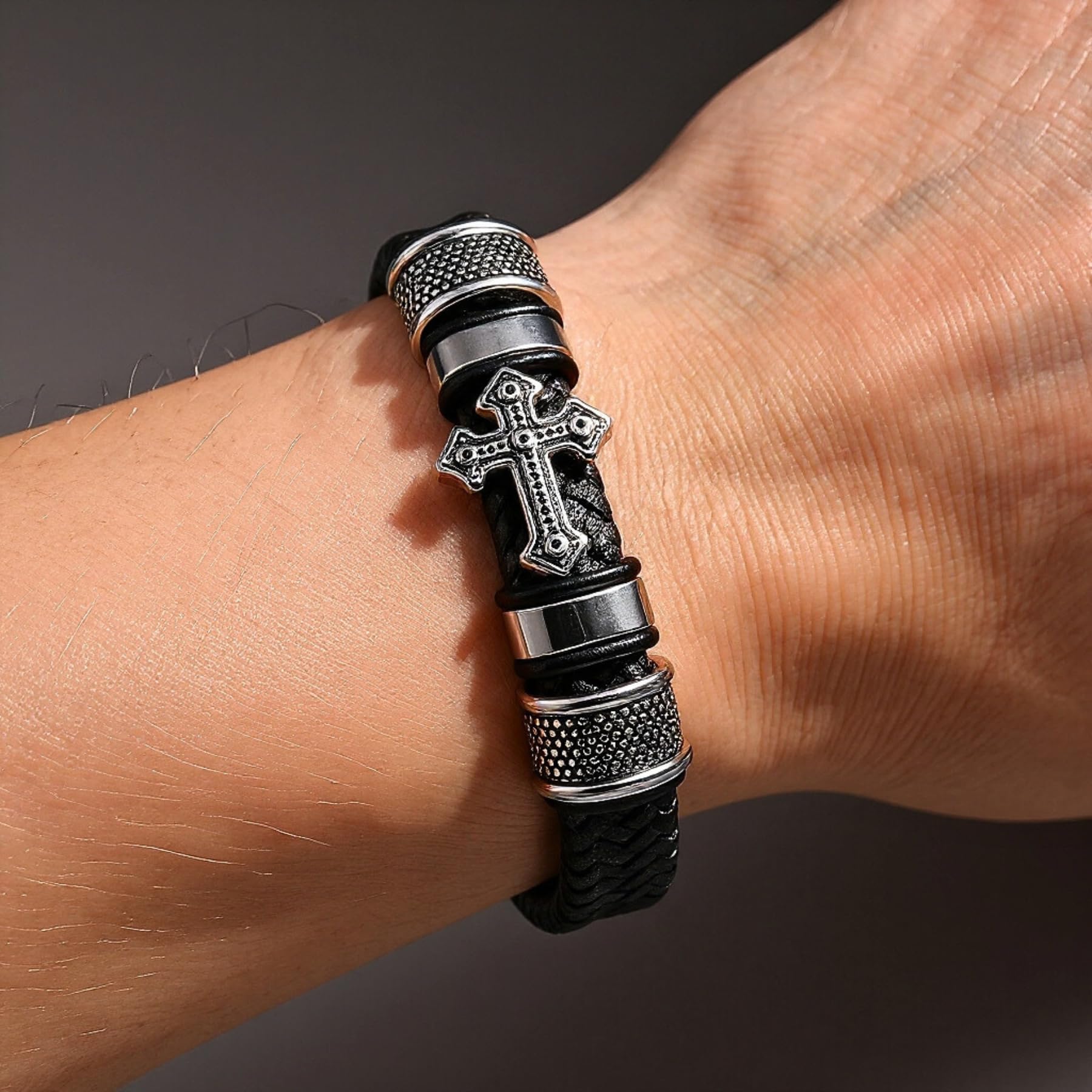 UNIQAL | Kreuz Leder Armband "GLORY" Cross Bracelet | Geschenk Box | Magnetverschluss