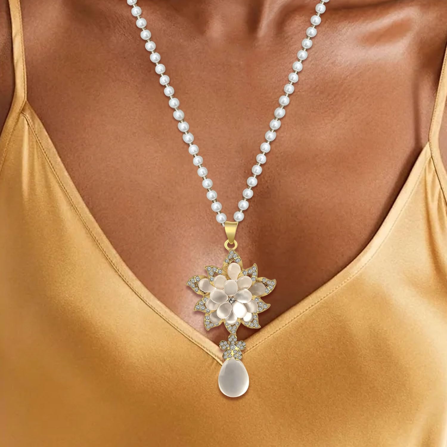 Crystal Flower Pendant Necklace Suitable For Women's Gifts Fashionable Bead Necklace Exquisite Flower Jewelry Collar Jewelry Suitable For Women To Wear