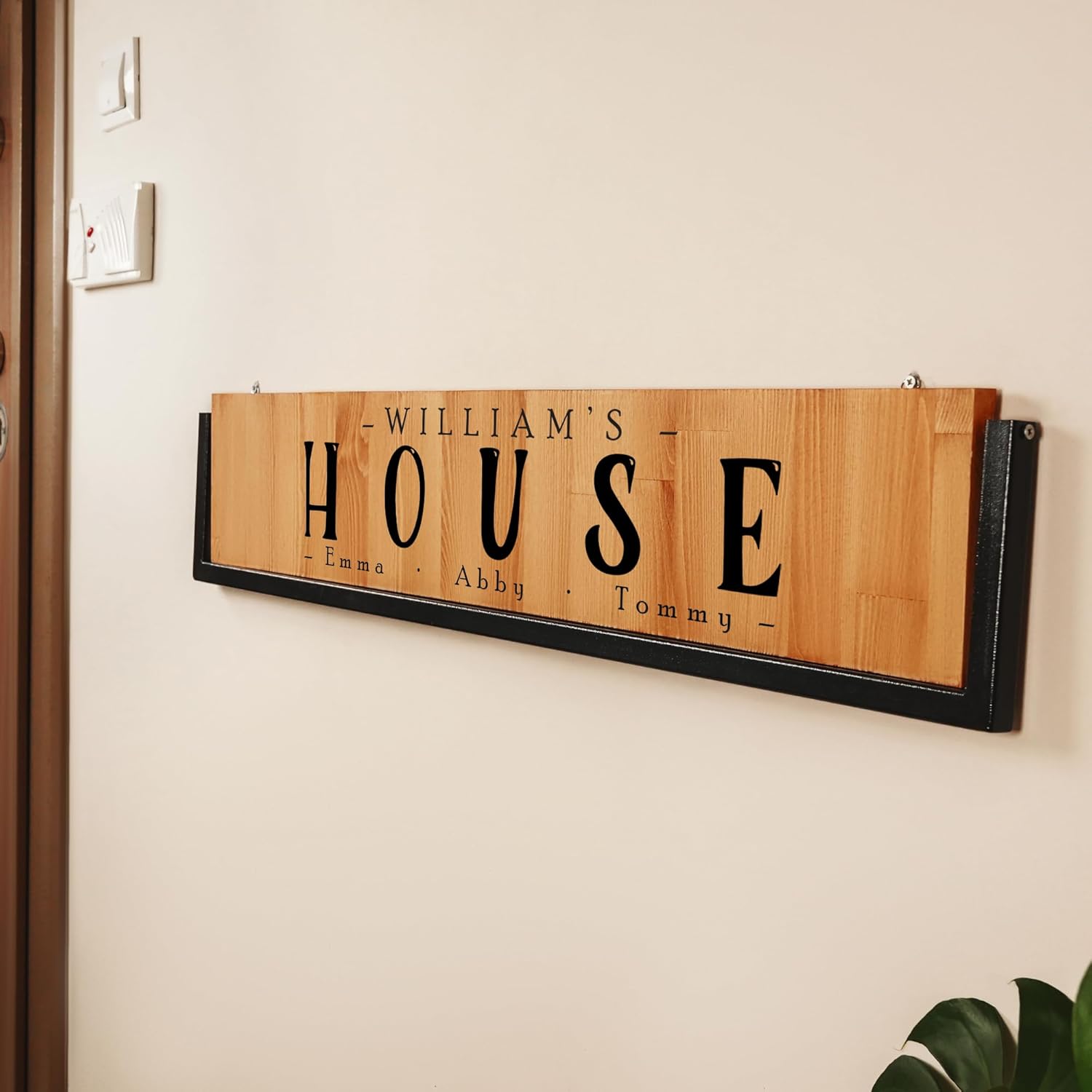 Engraved Wooden Shoe Rack for Entryway – Custom Wall Mounted Shoe Organizer with Family Name – Handmade Beech Wood Shelf for Hallway or Porch – Decorative & Functional Personalized Gift for New Home