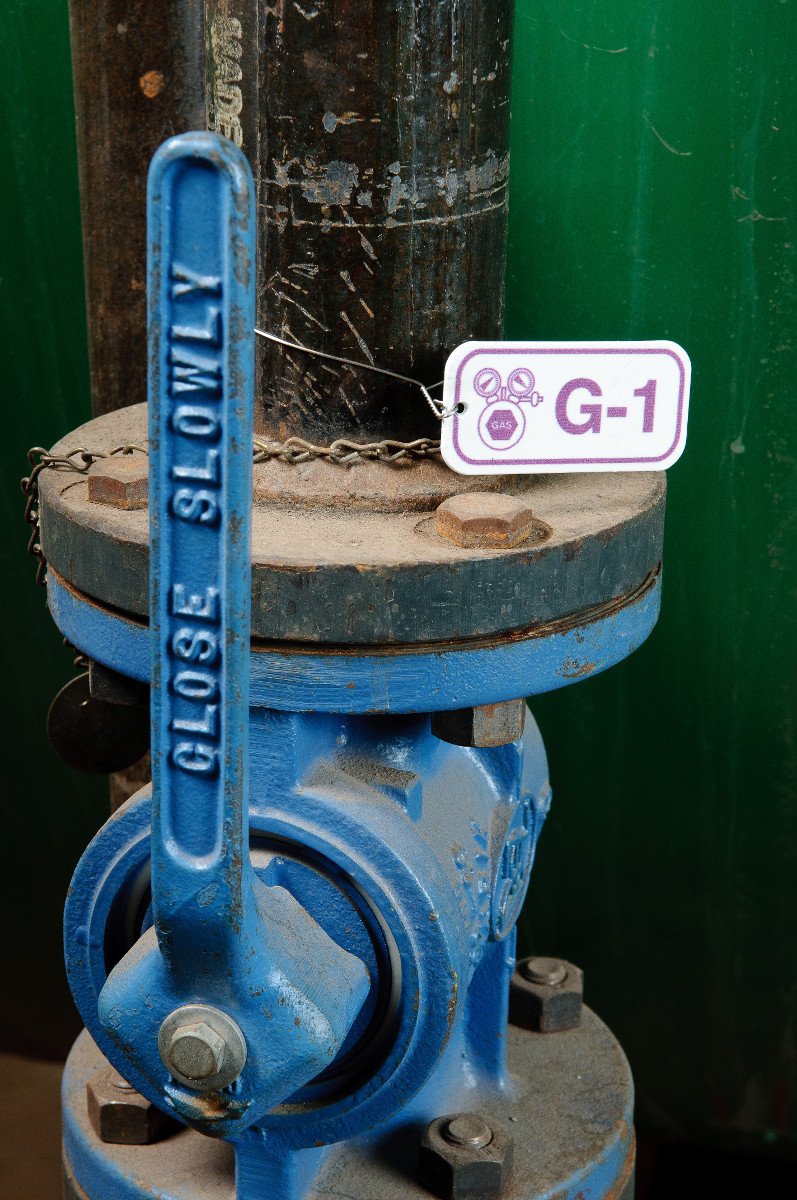 Brady 105709 1 1/2" Height x 3" Width, 1.5 inches Plastic (B-401), Purple on White Energy Source Tags (25 Tags)