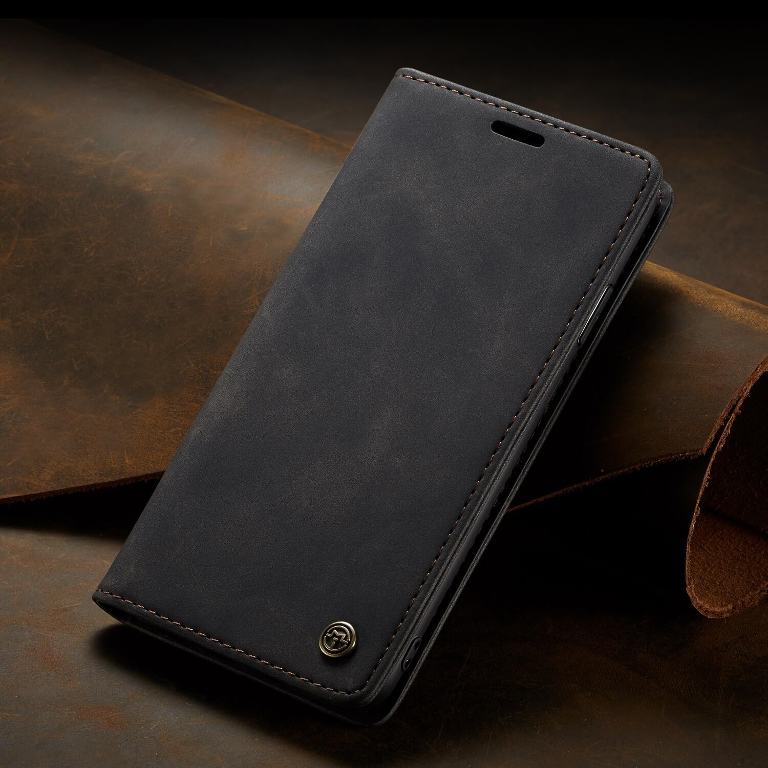 Étui iPhone 16 Pro noir en cuir rétro chic pour une élégance durable