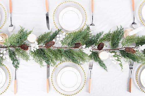 Miniatura 6 de DearHouse Guirnalda de Navidad de pino de 6 pies, guirnalda de vegetación artificial de invierno con ciprés de abeto, bayas blancas, piñas para