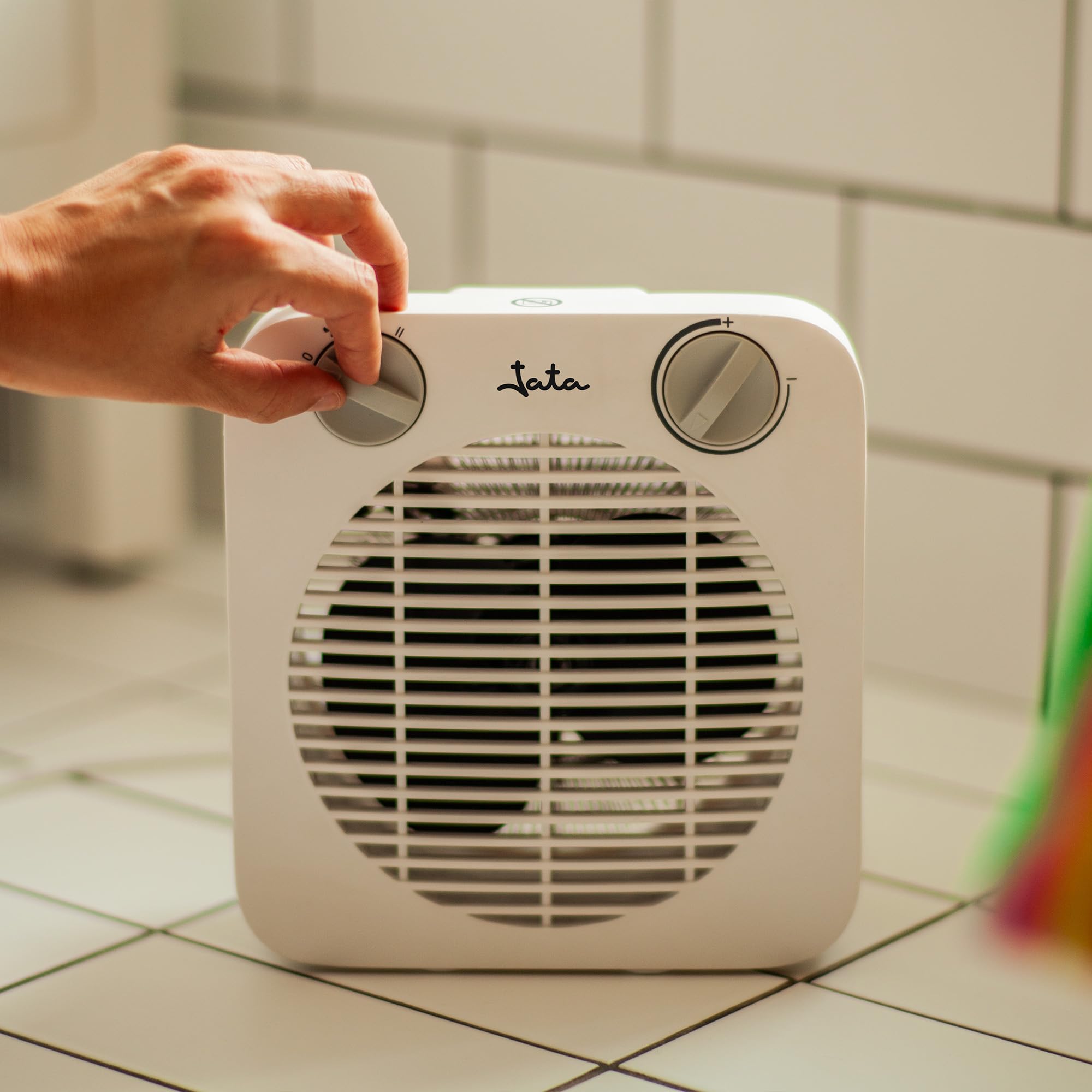Jata JCTV1200 - Calefactor Eléctrico Bajo Consumo 2000 W. Termoventilador. 3 Modos: Ventilación, Calor medio y Calor máximo. 2 Potencias. Termostato. Máxima seguridad