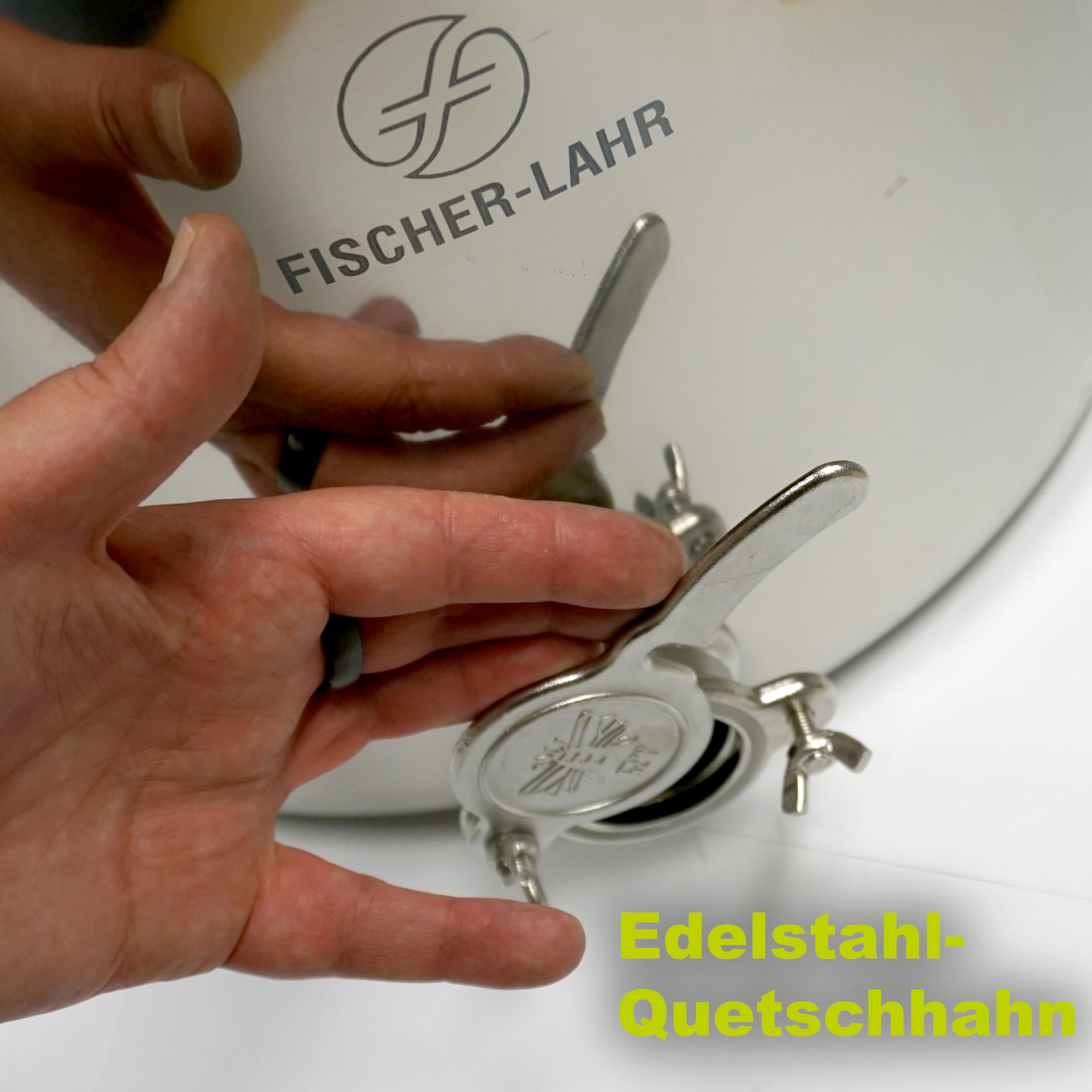 Fischer Edelstahl Honigabfüllkübel 30 Liter mit Quetschhahn und Spanndeckel | mit Edelstahl-Deckel, Spannverschluss und Honigquetschhahn , lebensmittelecht, für Honig , Küchen-, Gastro-oder Futter-Eimer