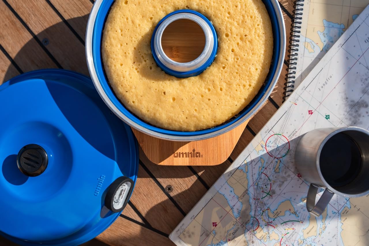 Omnia Kit Marine Four Portable 2L en Aluminium et Acier Inoxydable avec Moule en Silicone Anti-Adhésif, Grille de Four et Thermomètre, Forme Ronde, Bleu