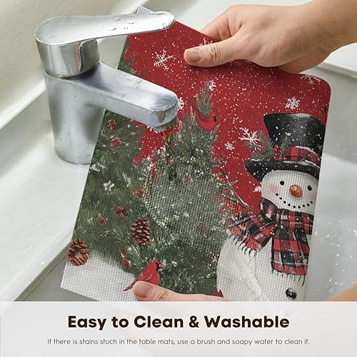 Miniatura 4 de Artoid Mode Juego de 4 manteles individuales de vinilo con diseño floral de muñeco de nieve y árboles de invierno, lavables, de PVC, para decoración