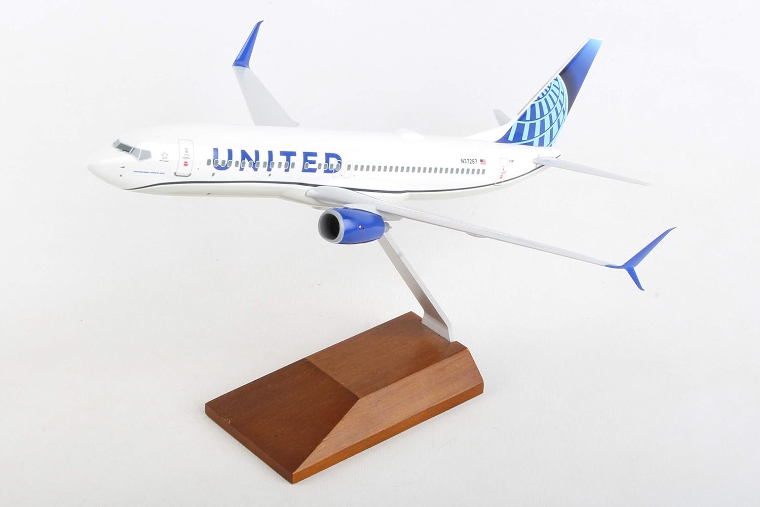 SkyMarks United 737-800 2019 New Livery 1/130 w/Wooden Stand