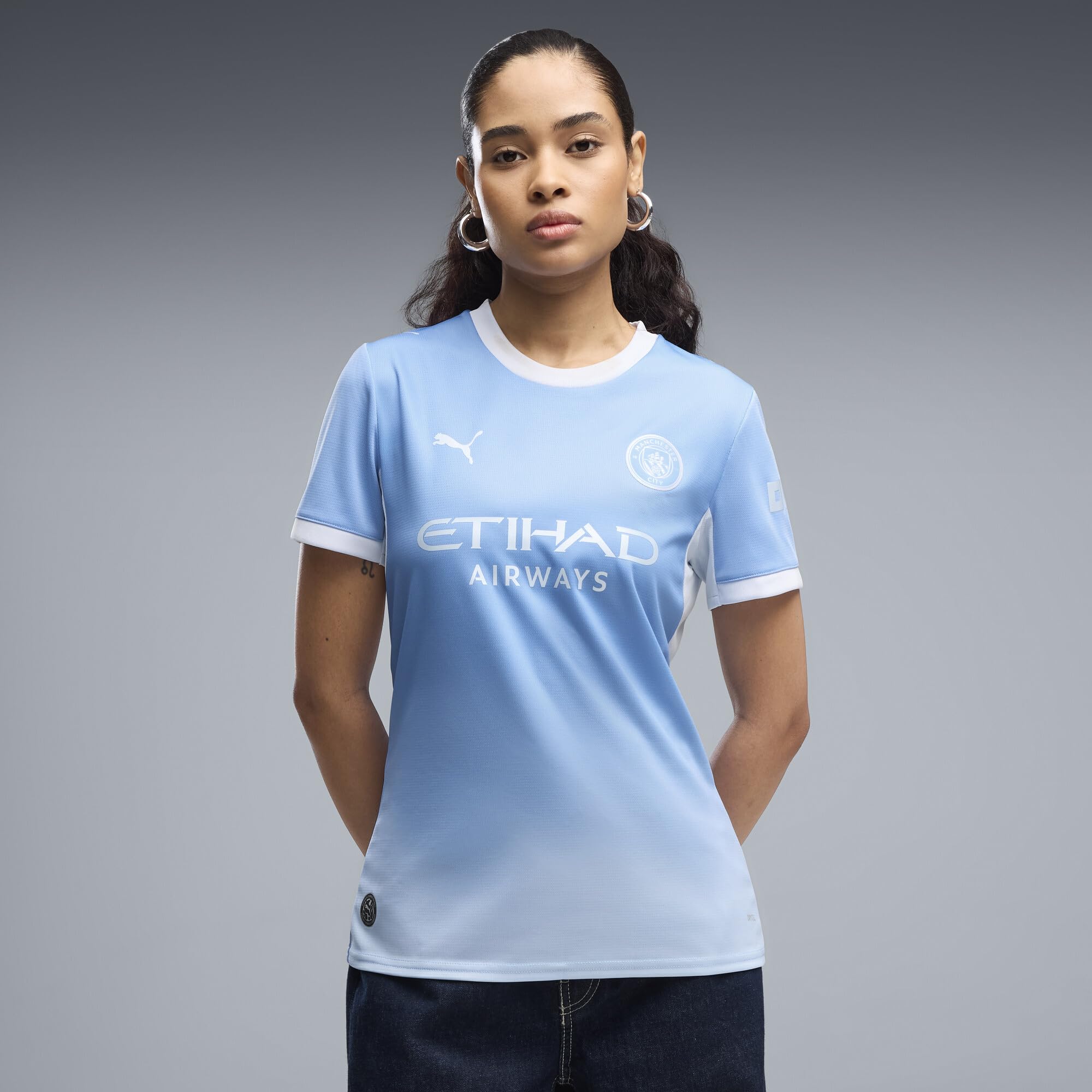PUMA Maglia Home Manchester City Donna 2026/27 - Blu | Replica ufficiale; maglia da calcio; maniche corte; vestibilità regolare; dryCELL allontana l'umidità; tessuto traspirante