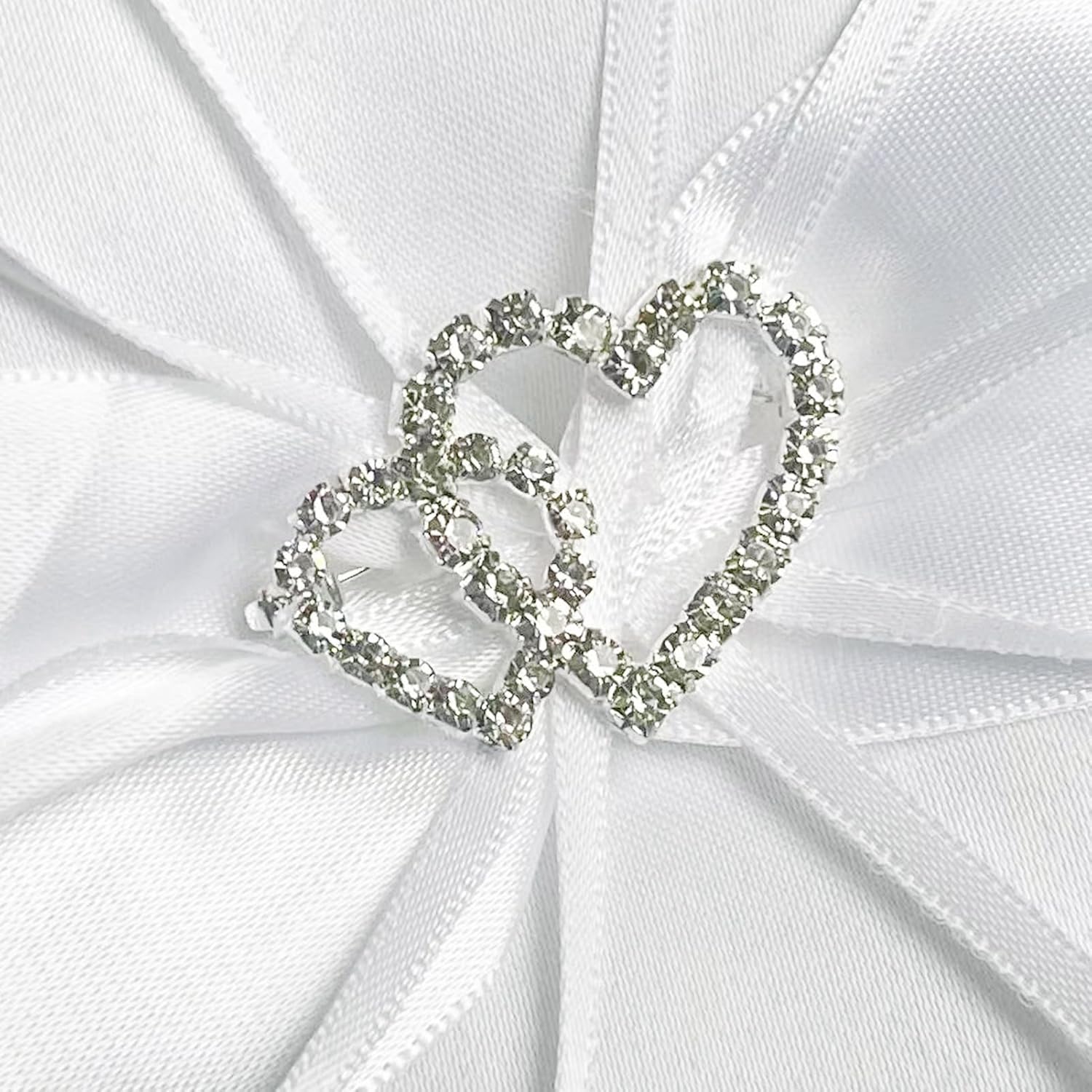 Flower Girl Baskets and Ring Bearer Pillow Set, Fariy Baskets with Pearl Rhinestones Satin Lace for Flower Girls, Ring Pillow for Ring Boy Wedding Ceremony Party Decor (White Hearts-2Pack)