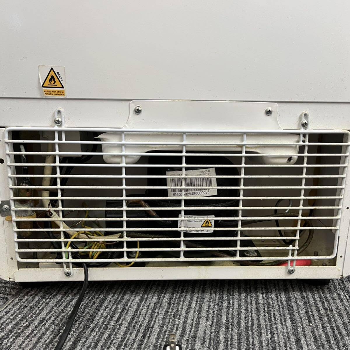 Amazon | Hijiru レトロ冷蔵ショーケース68L HJR-RK70WT ホワイト 