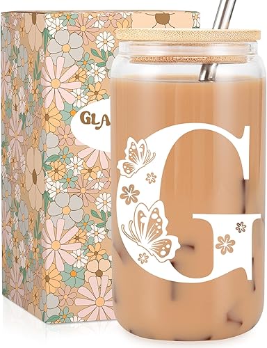 Fairy's Gift Taza de café de cristal con inicial con pajita, vaso de café helado de mariposa, tazas de vidrio lindas de 16 onzas, regalos de taza