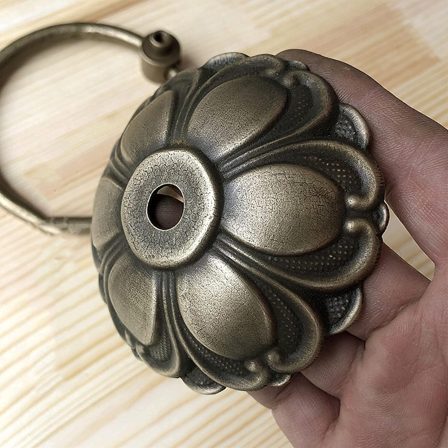 Retro Flower Shaped Brass Door Knocker Antique Thickened Rustproof Door Handle Garden Courtyard Front Door Decoration Accessories (Color: A) (C) (A)