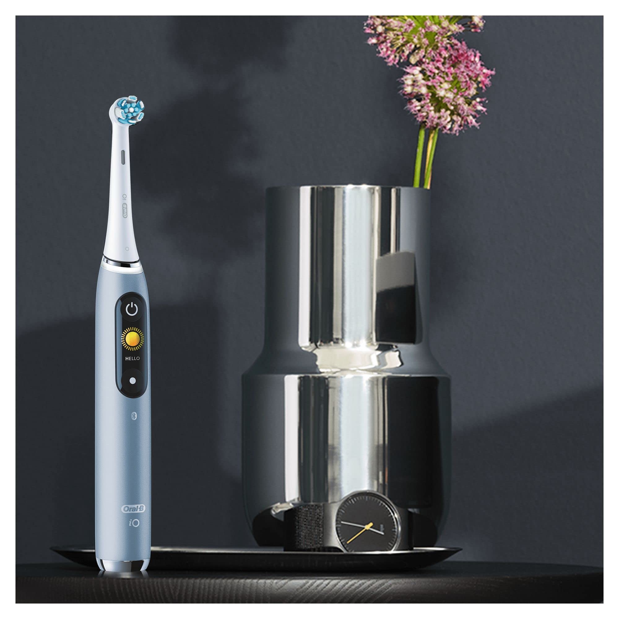Oral-B Spazzolino Elettrico Ricaricabile iO 9 Blu Edizione Limitata, 1 Testina Di Ricambio, 1 Custodia Da Viaggio, 1 Astuccio Magnetico. 1 Spazzolino