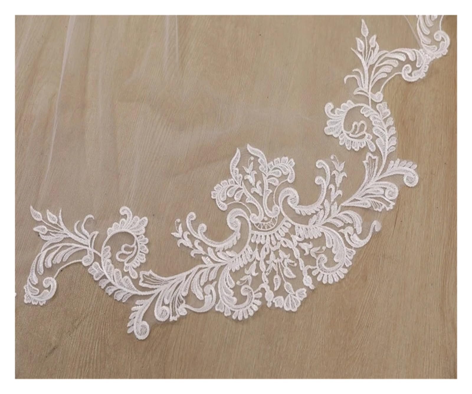 Eleganter weißer Elfenbein-Kathedralen-Hochzeitsschleier, wellenförmige Spitze, Brautschleier, 3 m, 4 m, 5 m, mit Kamm-Zubehör(WHITE,500cm)