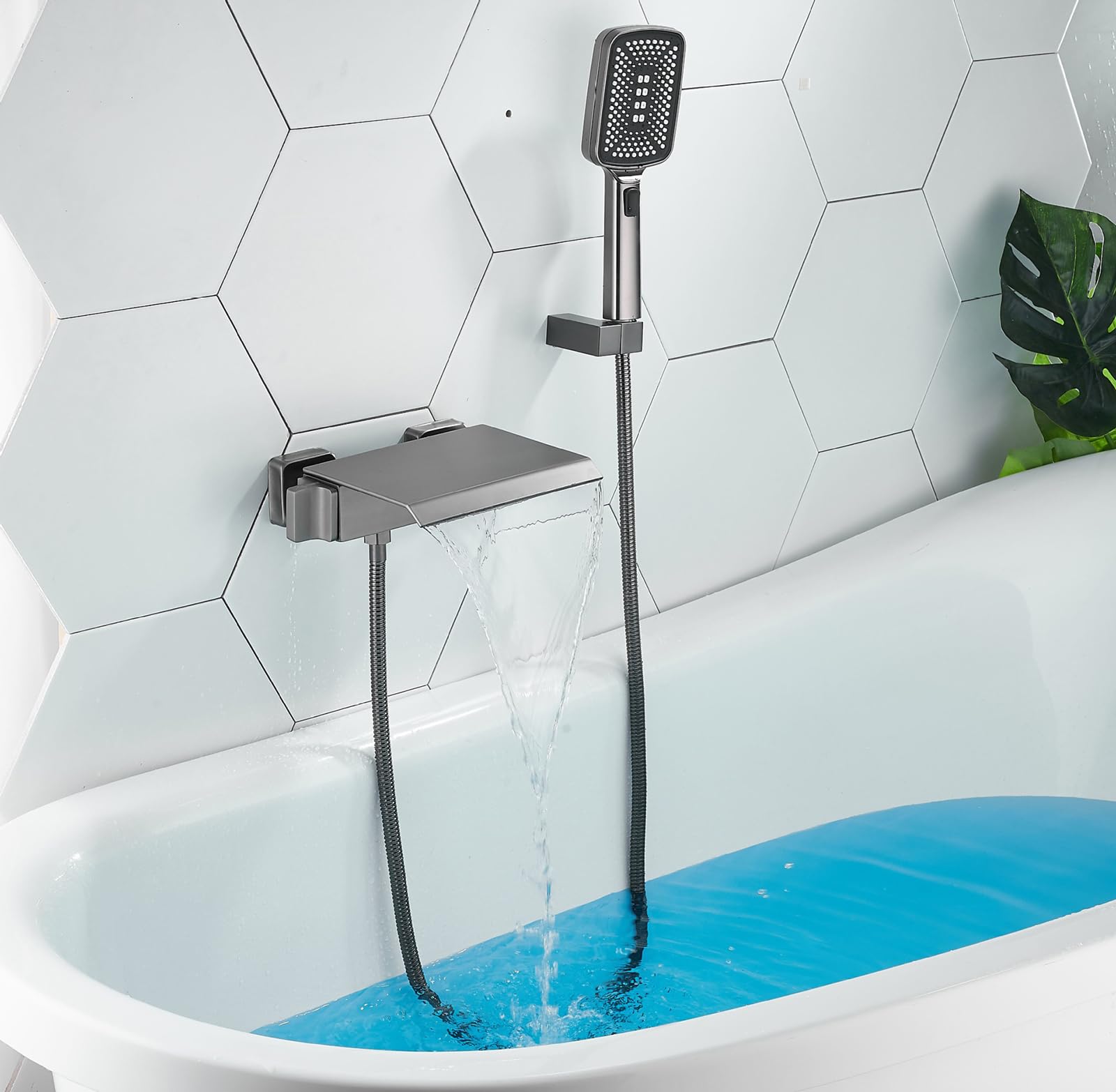 Mitigeur de douche mural cascade pour remplacer un vieux robinet de bain