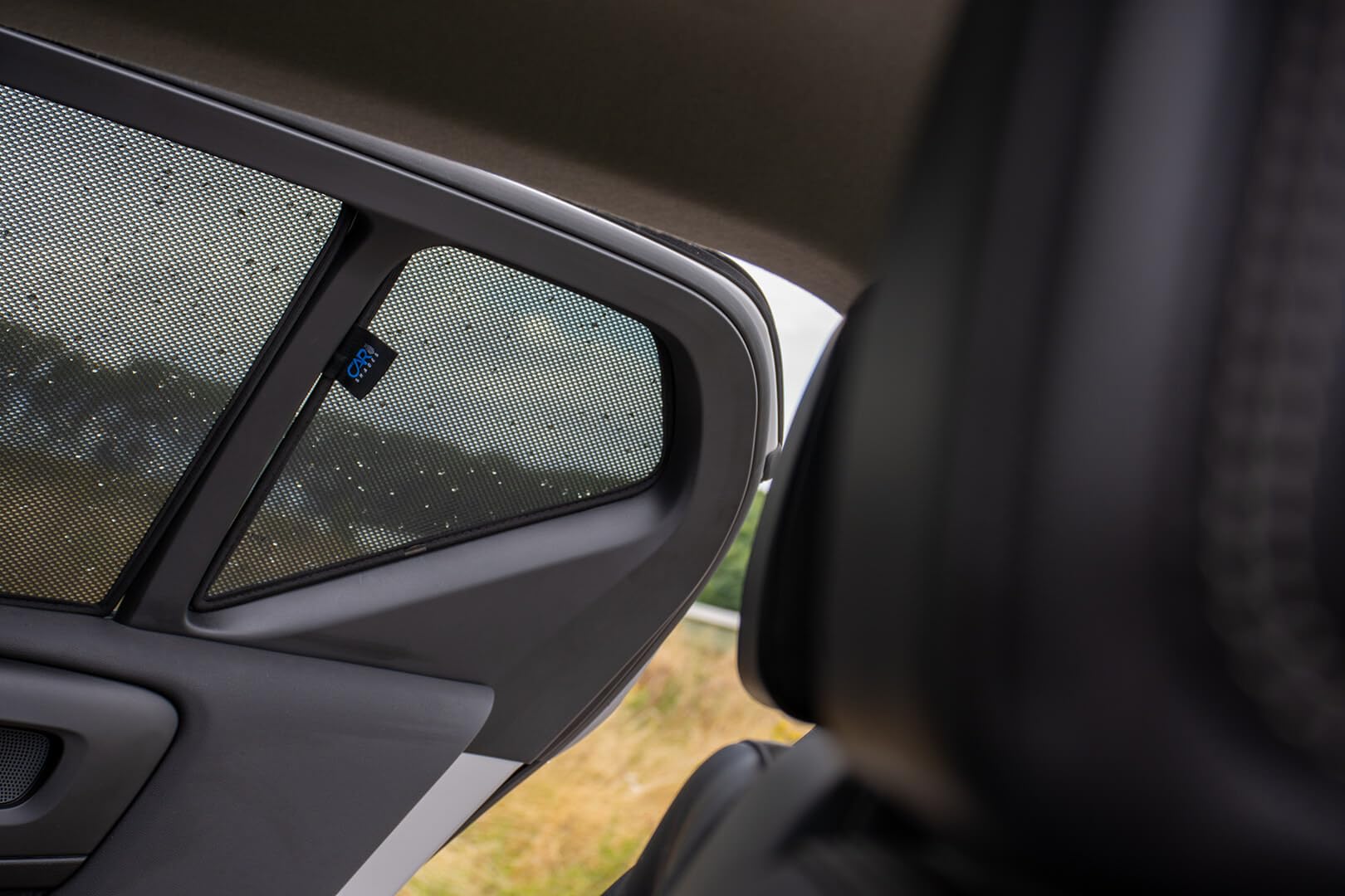 Zestaw osłon samochodowych (tylne drzwi boczne) kompatybilne z Volvo XC40 2018- (4-częściowy), czarne
